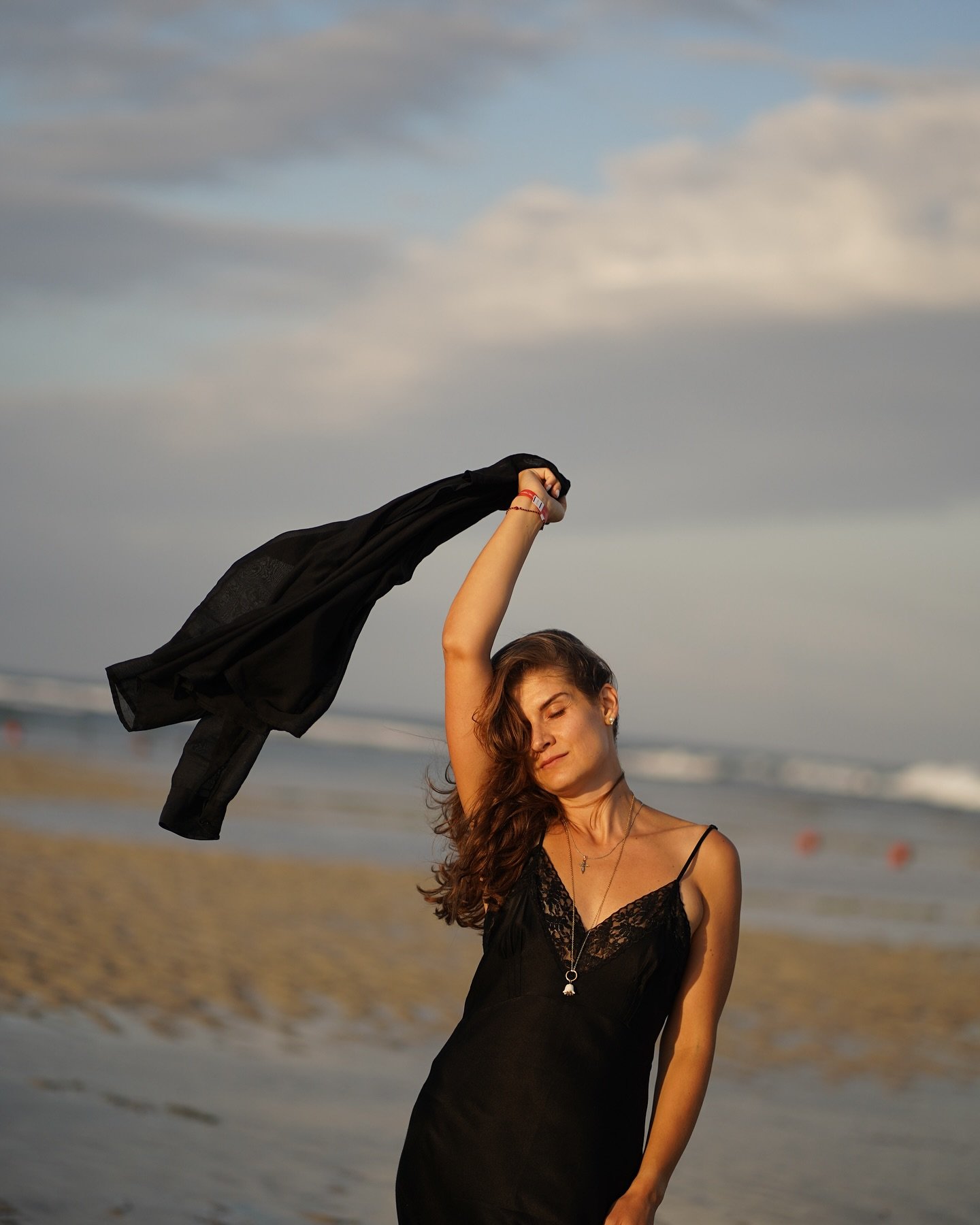 I am grateful to everyone in my life, absolutely every person I met in meeting in my everyday life:
My friends and family, my beautiful clients, my yoga students, the random people who smile, people who serve food in restaurants, who cook the food, w
