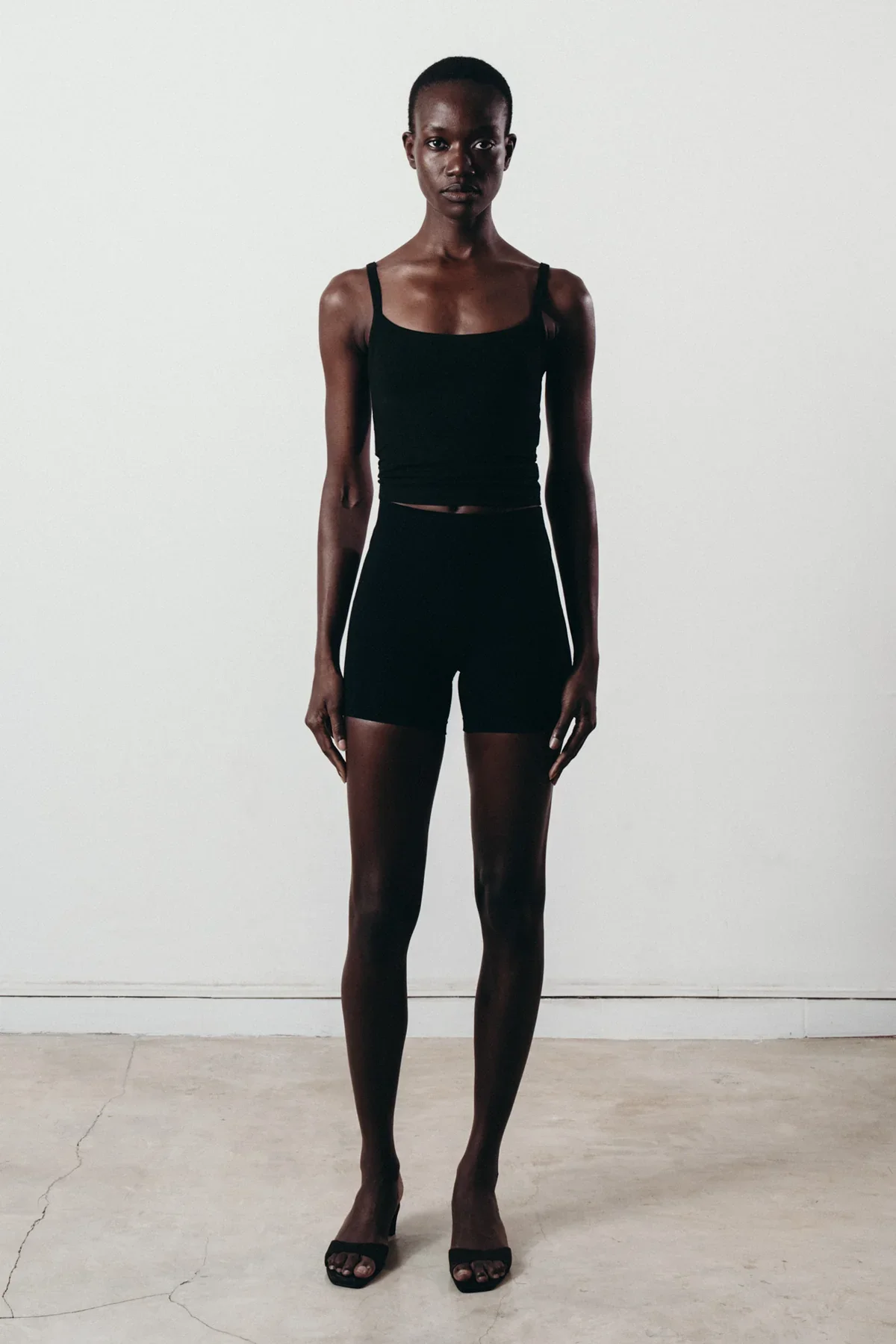 Move_Cami_Poise_Shorts_Black.webp