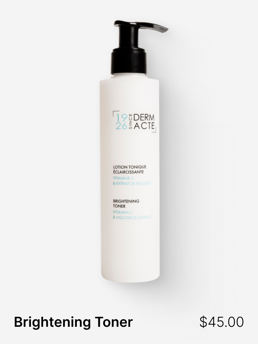 This Brightening Toner, which is Dye-free, completes the skin cleansing and tonifies. Infused with powerful ingredients such as vitamin C and licorice extract, this toner helps reduce the appearance of pigmentation spots and brightens the complexion.