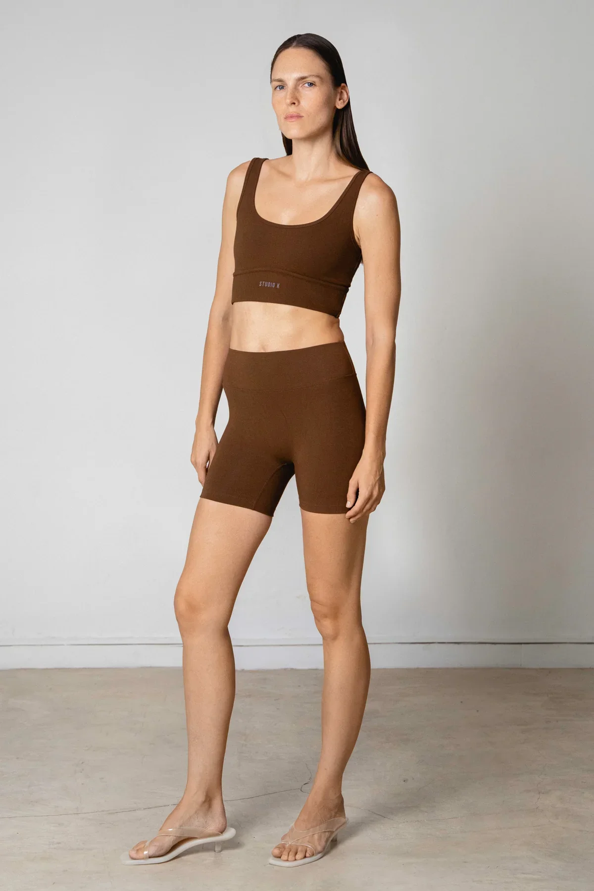 AxisSportsBra_PoiseTiramisu1.webp