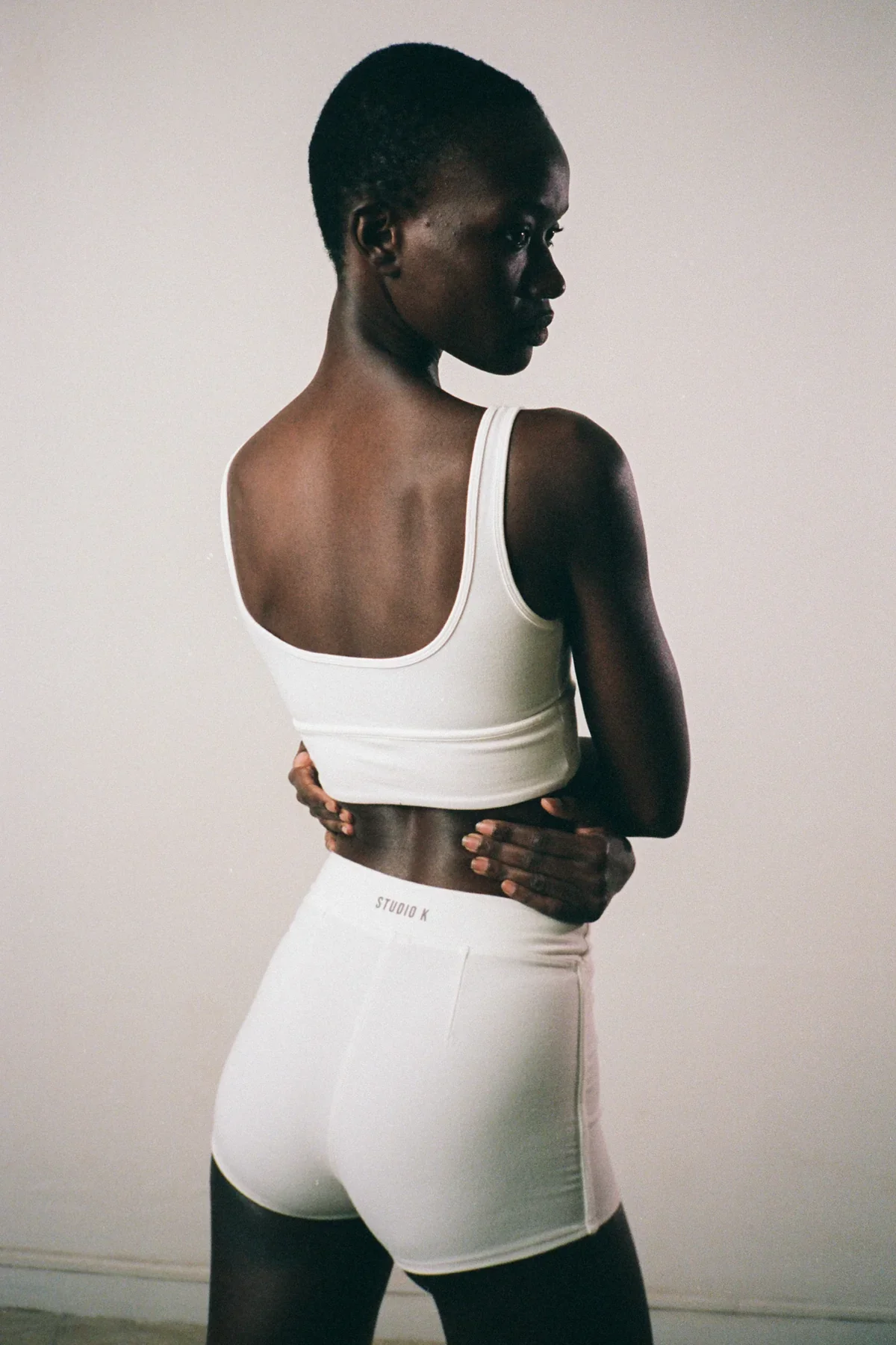 Axis_Sportsbra_Retrpo_Booty_Shorts_White.webp