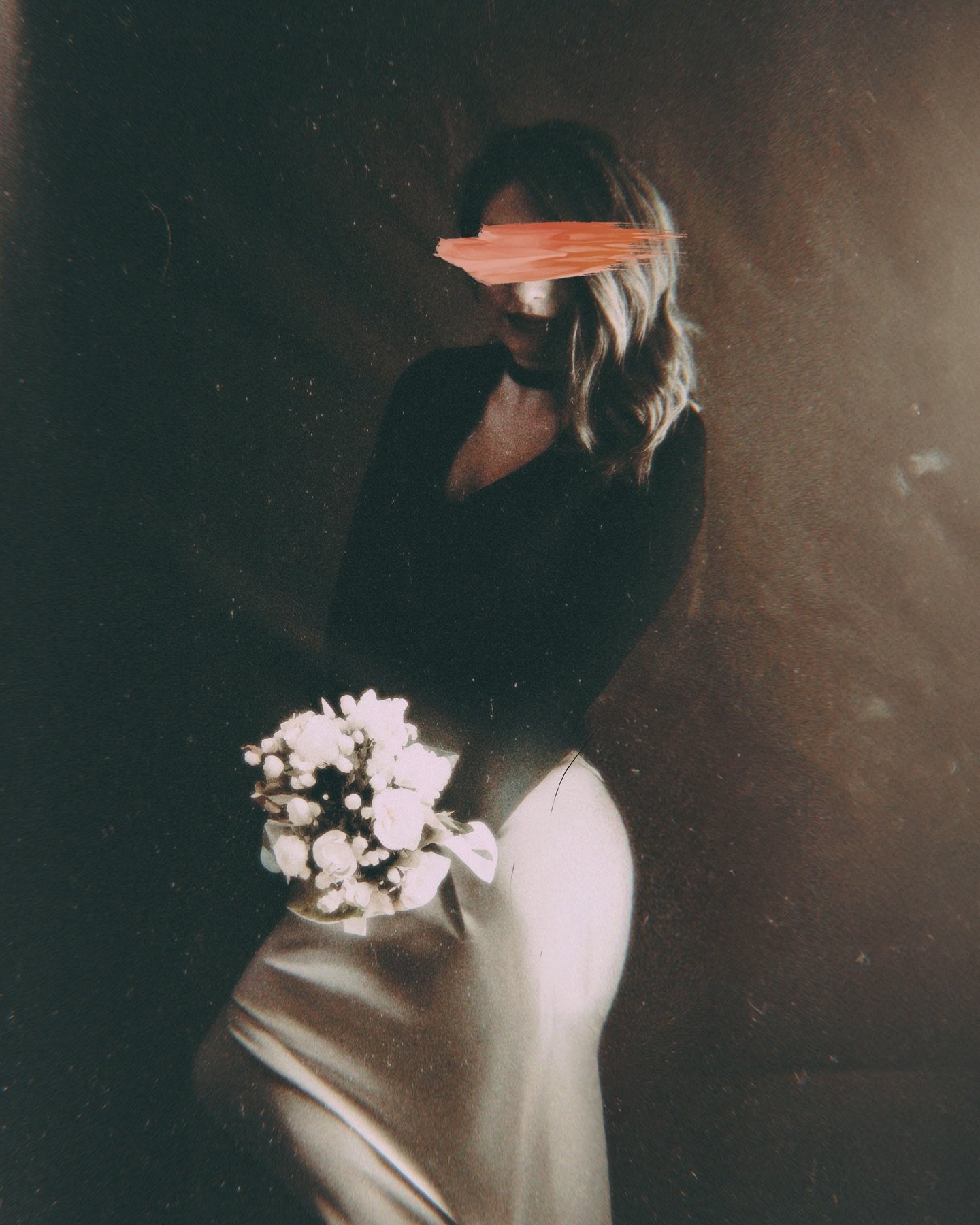 flower girl - red 🔴📸
#photography #mixedmedia #denverphotographer