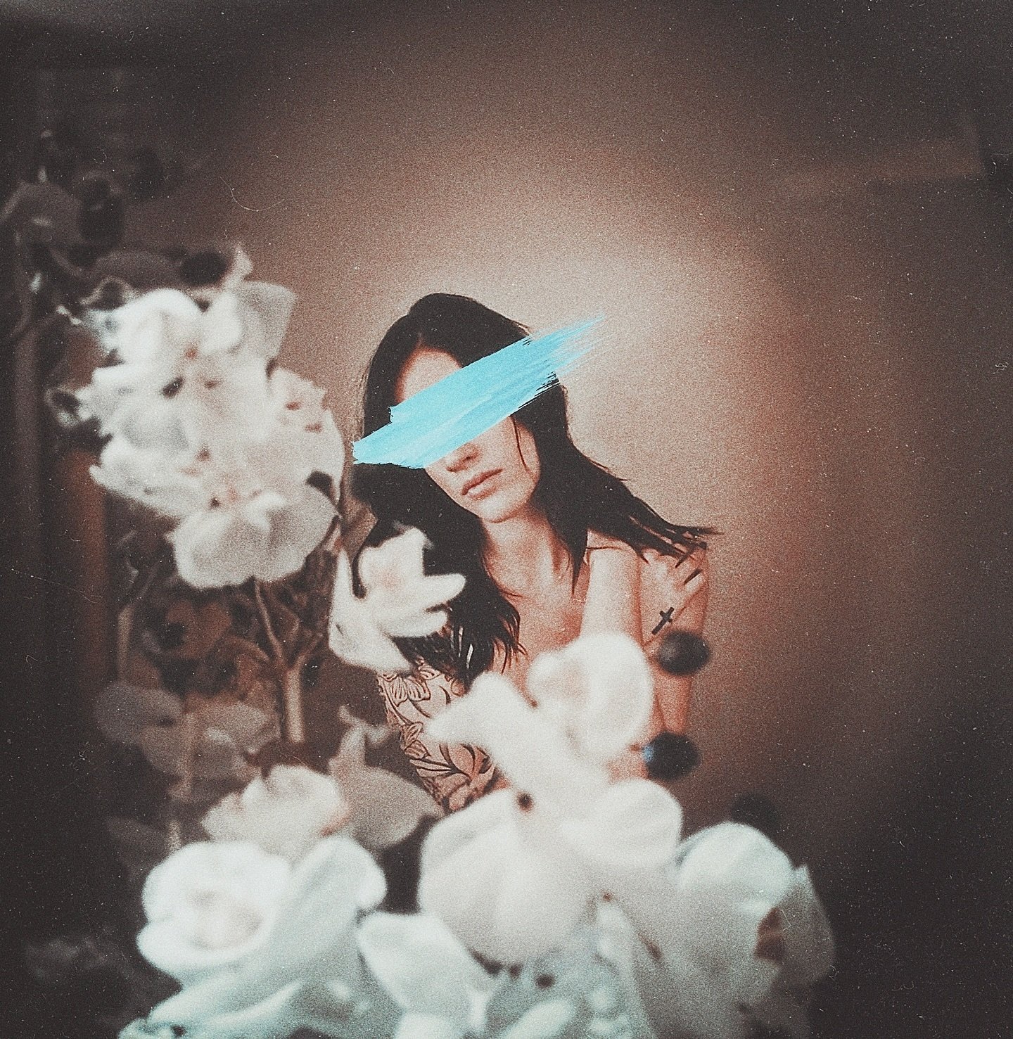 flower girl - blue 🔵📸
#photography #mixedmedia #denverphotographer