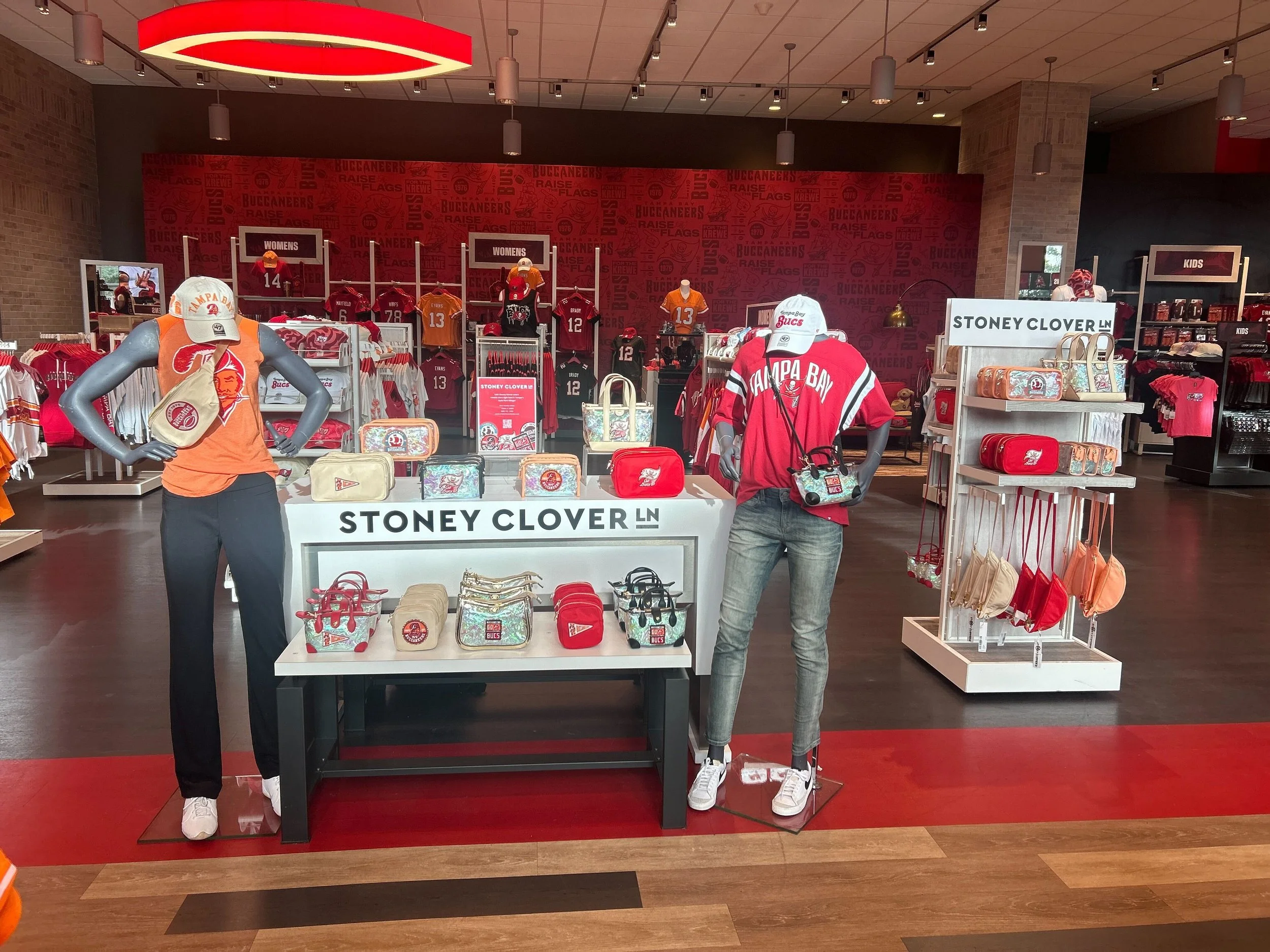 Tampa Buccaneers Team Store - TAMPA, FL 2024
