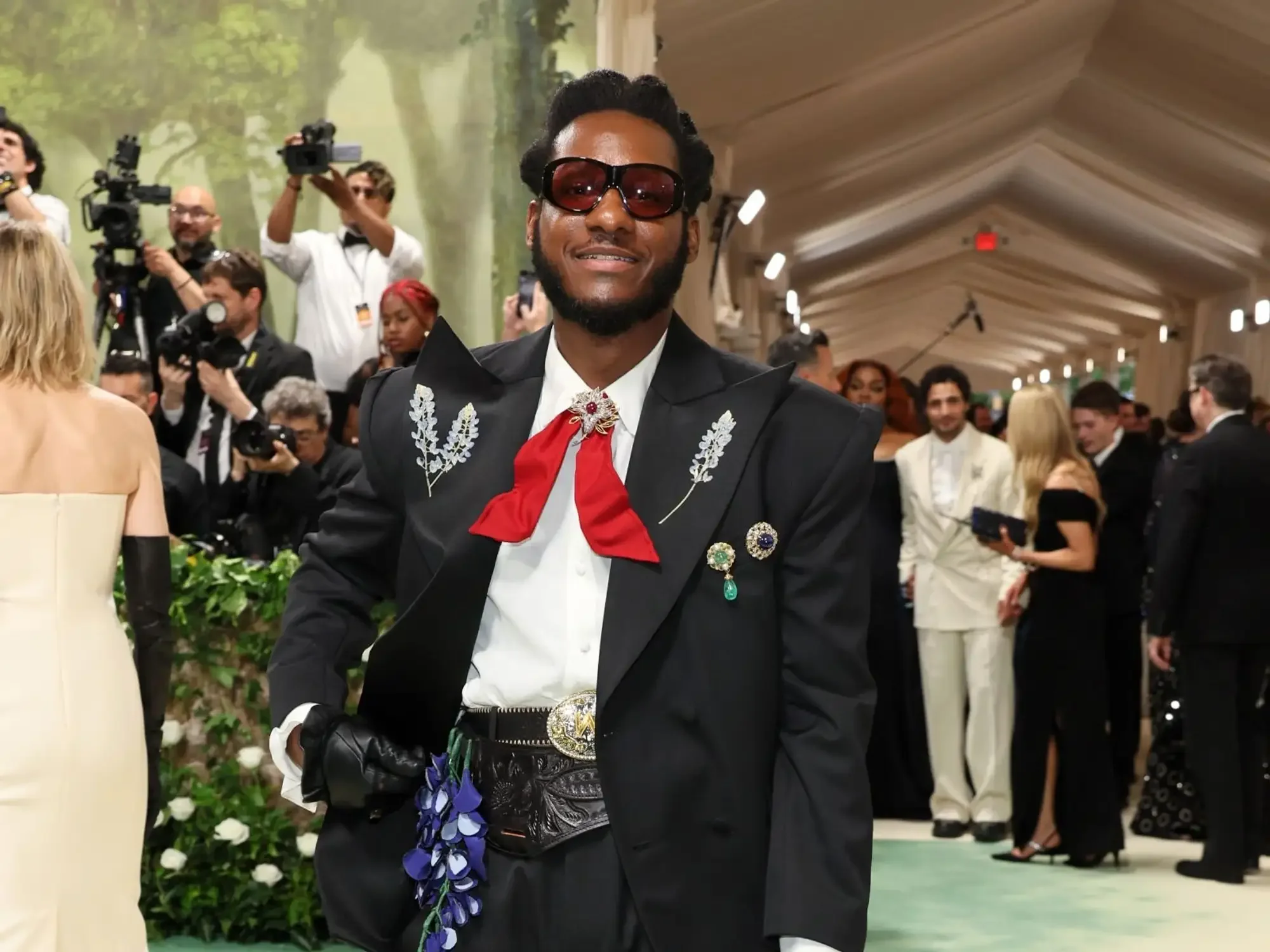 Leon Bridges | American singer-songwriter and record producer