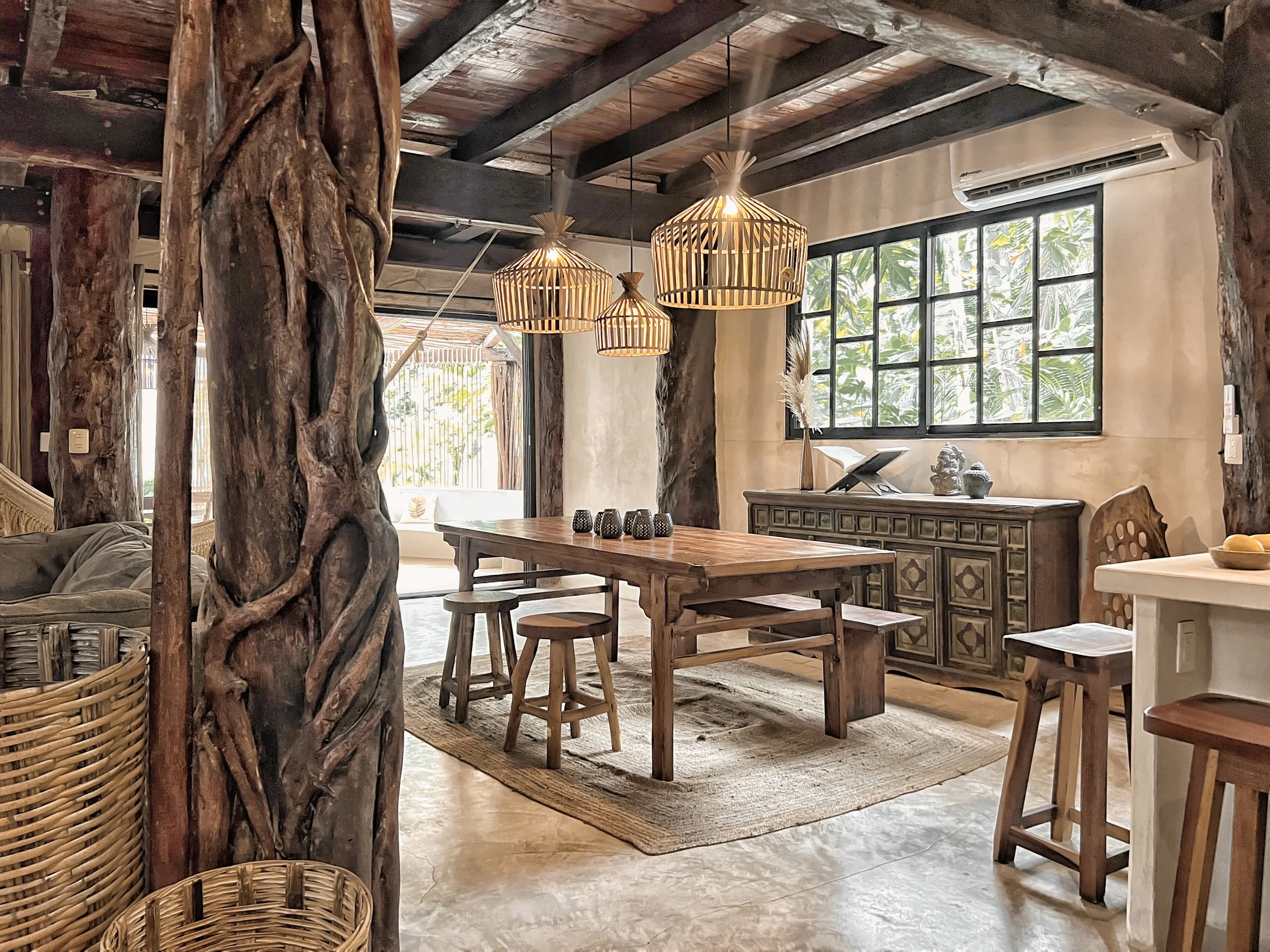 dining area-wide view.jpeg