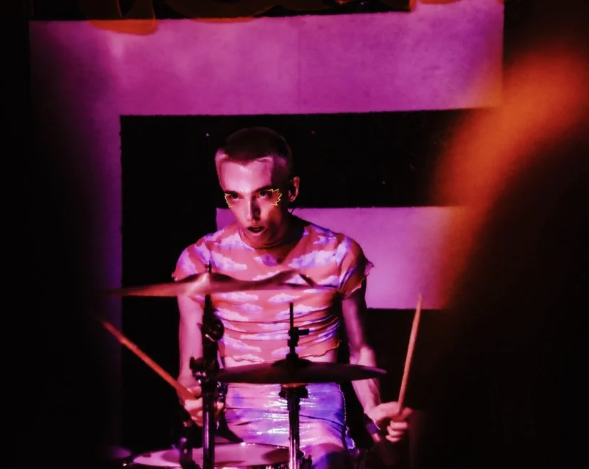 The Velveteers @ Mahall's |
Photo by: Jackilyn Cooper