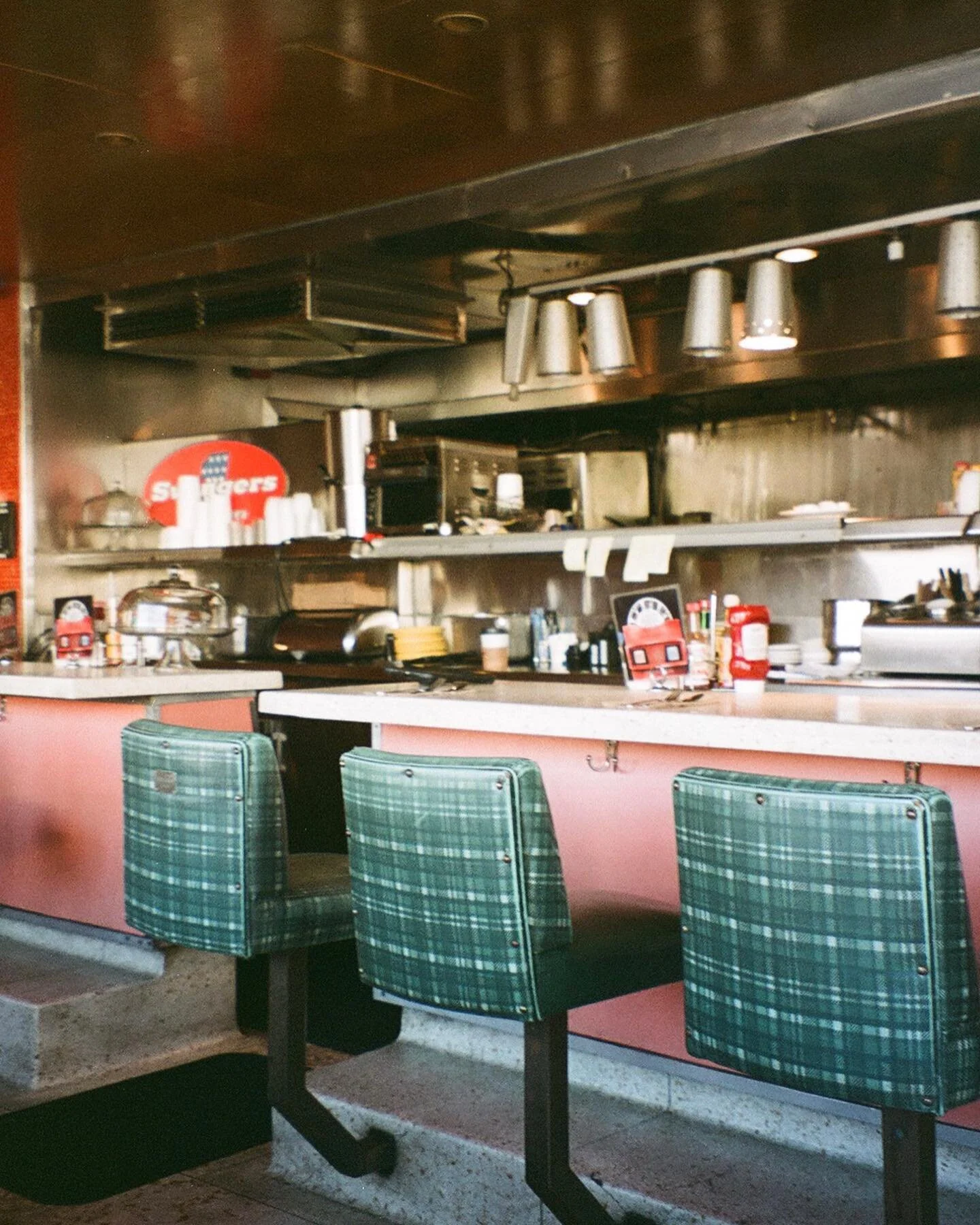 Los Angeles diners, Sept &lsquo;22. 
#35mm