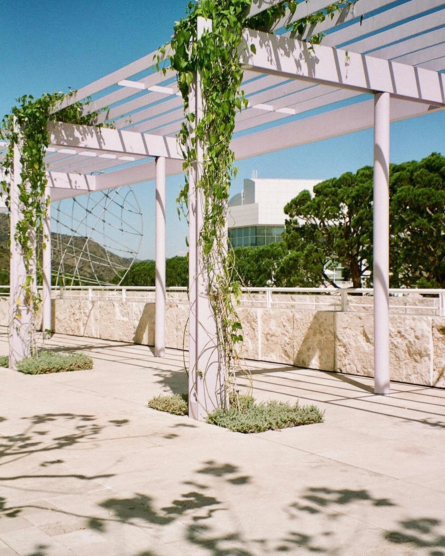 The Getty, Sept &lsquo;22. 
@takeiteasylab 
#35mm