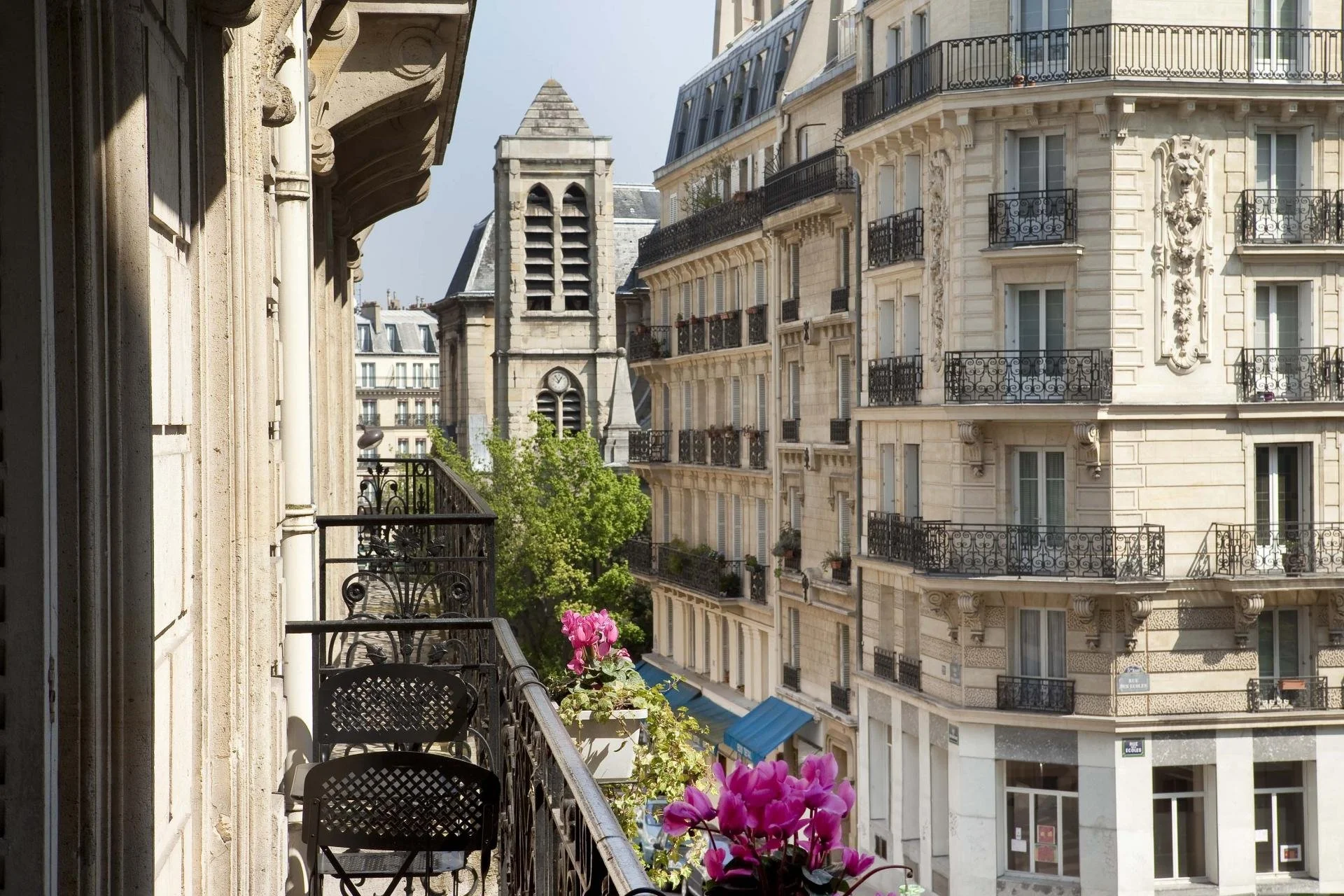 Parisian_Romance_Sojourn_Ventures_010.jpg