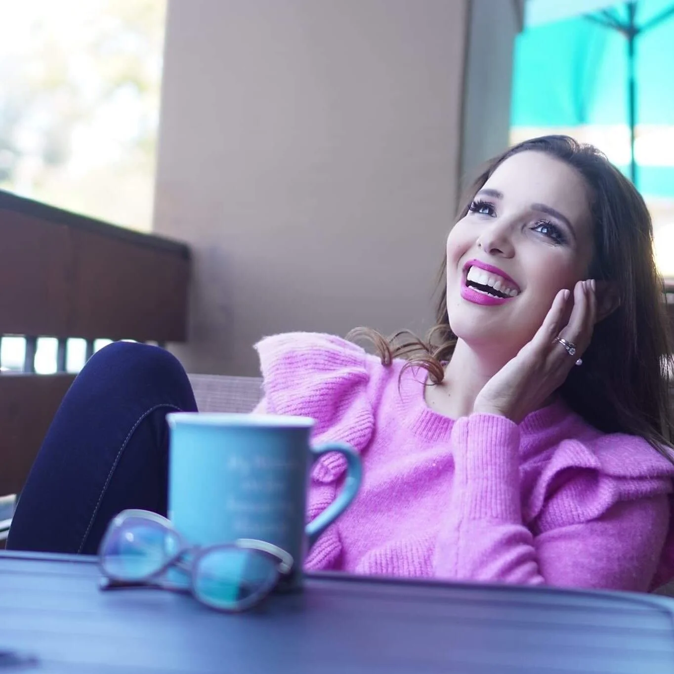 L  U  N  E  S 

Salmo 118:24&nbsp;
Hagamos fiesta en este d&iacute;a, porque en un d&iacute;a como &eacute;ste Dios actu&oacute; en nuestro favor.

Desde ni&ntilde;a siempre he amado los lunes ! Tal vez tenga que ver con que me encantaba ir a la escu