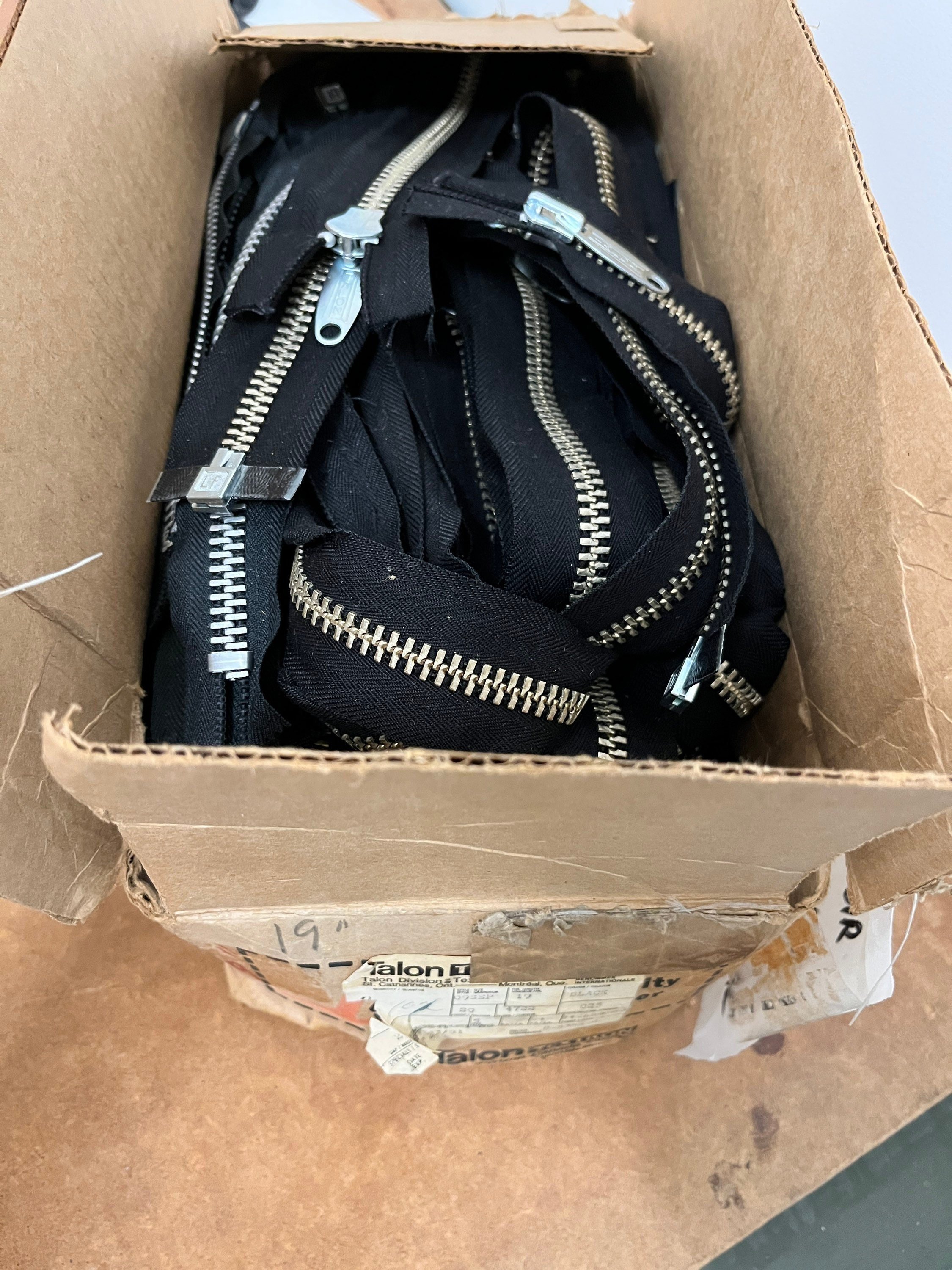 https://i.etsystatic.com/13544538/r/il/83a53d/4367028158/il_fullxfull.4367028158_921x.jpg