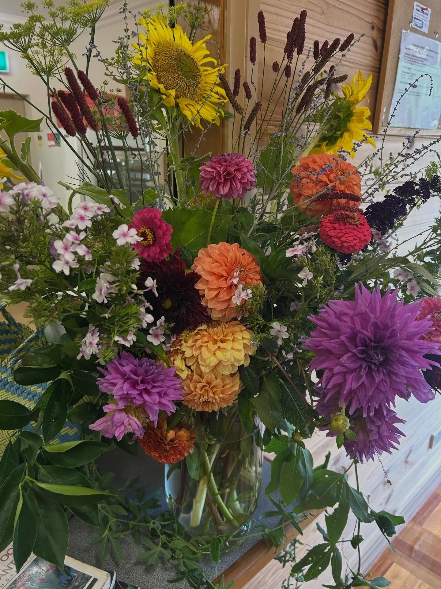 The days might be getting shorter and the mornings colder but the co-op getting bigger.
Last week we had our biggest number of orders by 20% and that creates some challenges!
To all our shoppers, thanks for all your patience during Thursdays busy pic