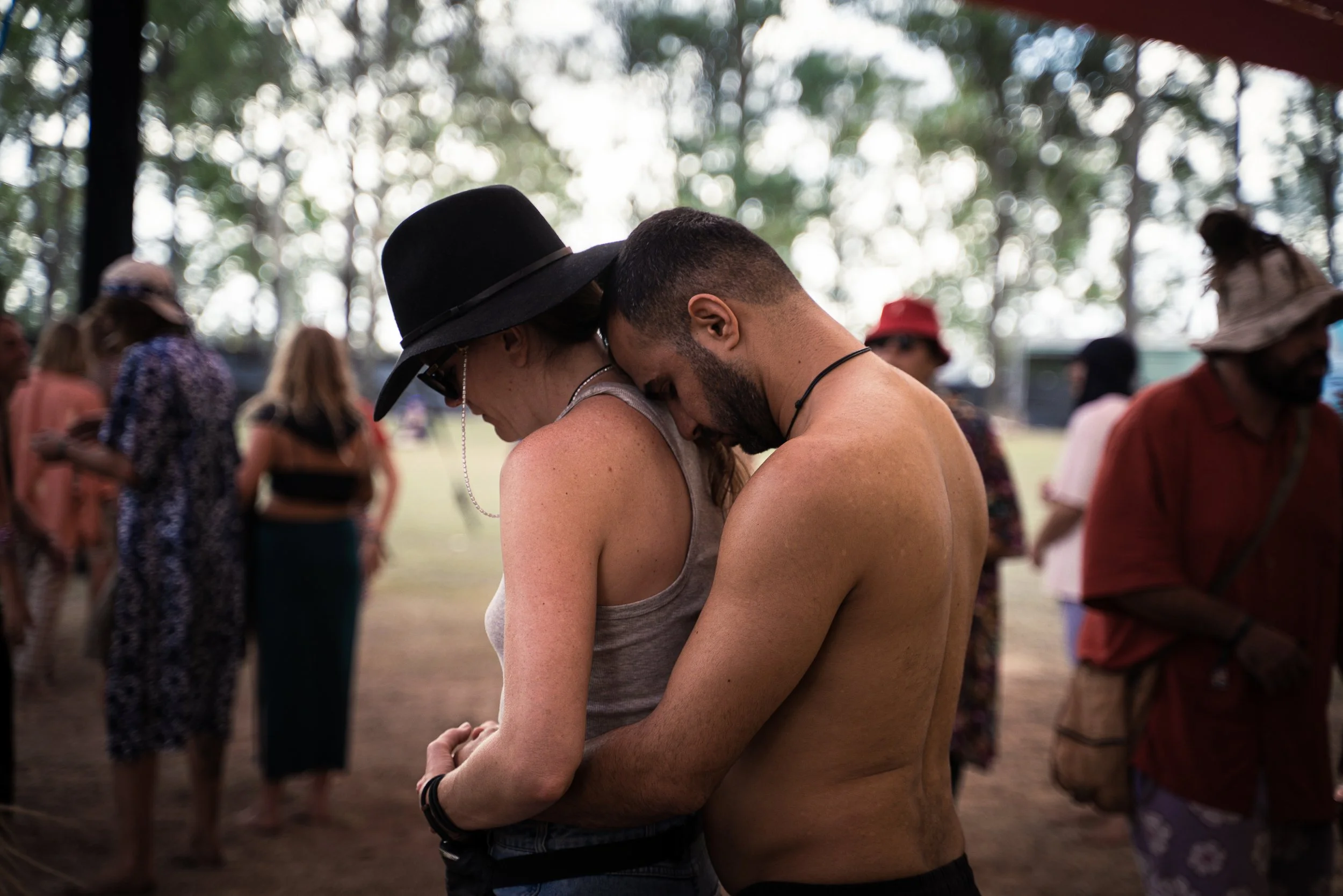 COUPLE AND ROMANCE AT MUSHROOM VALLEY FESTIVAL, PHOTOGRAPHER, MYCOL CAVALIERI.