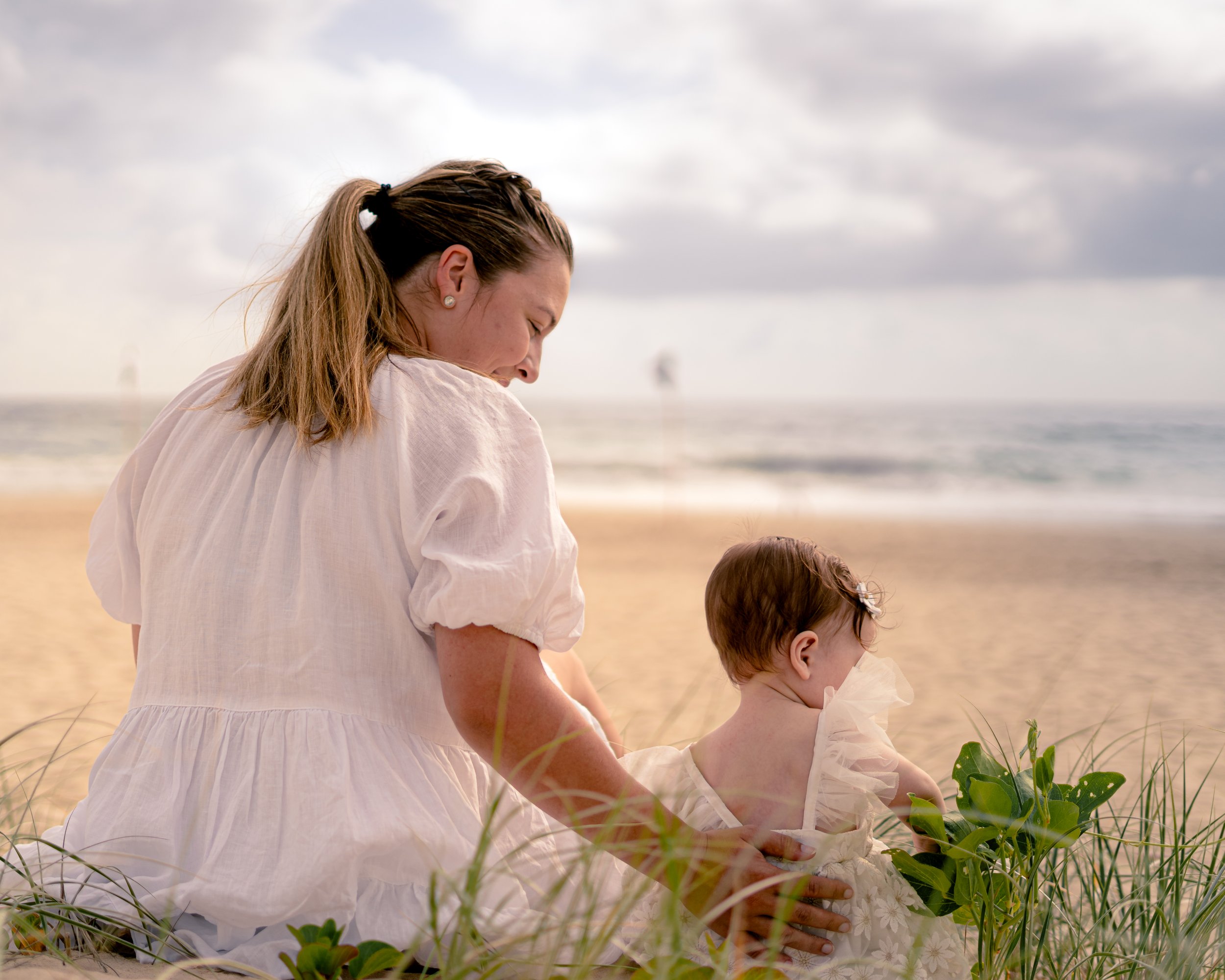 MATERNITY PHOTOGRAPHY, GOLD COAST BEACH. BABY NEW BORN PHOTO. SPECIAL MEMORIES