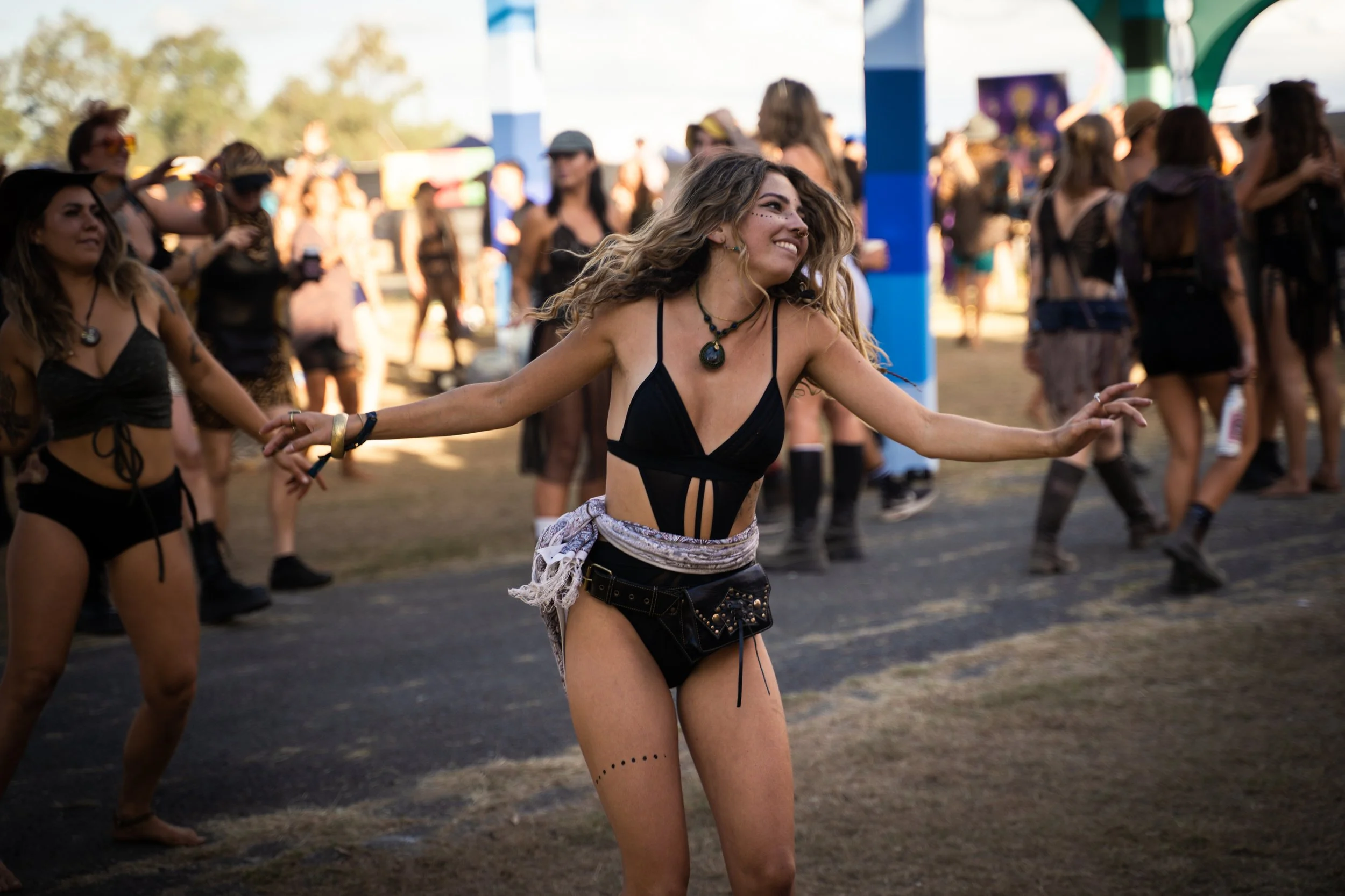 DANCING AT EARTH FREQUENCY FESTIVAL, SPRITZTHEWORLD STUDIO, PHOTOGRAPHER: MYCO CAVALIERI