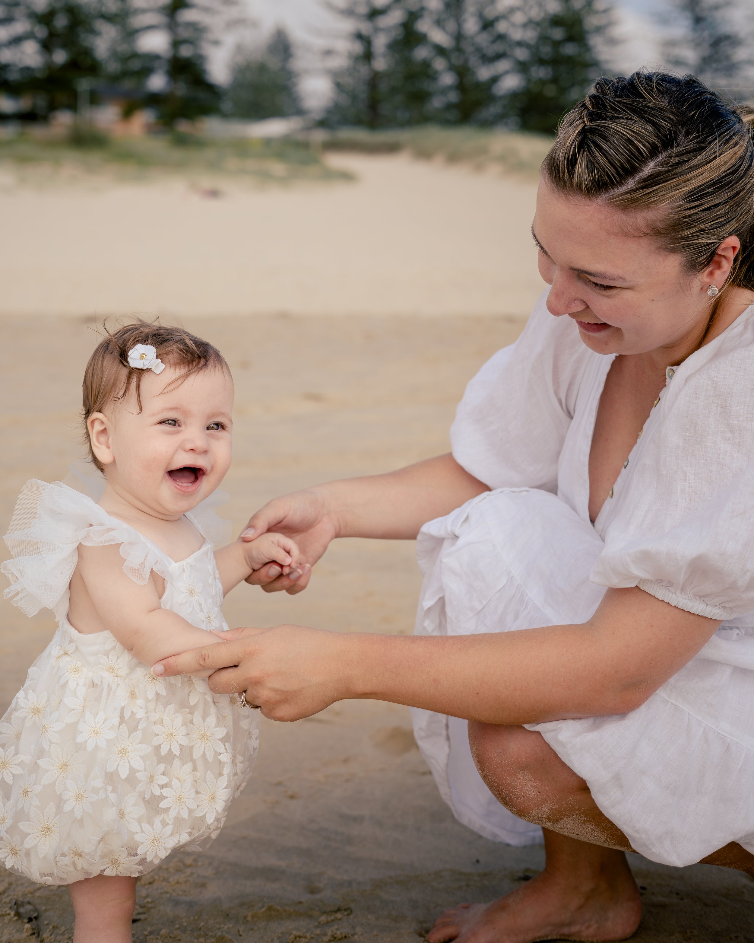 MATERNITY PHOTOGRAPHY, GOLD COAST BEACH. BABY NEW BORN PHOTO. SPECIAL MEMORIES