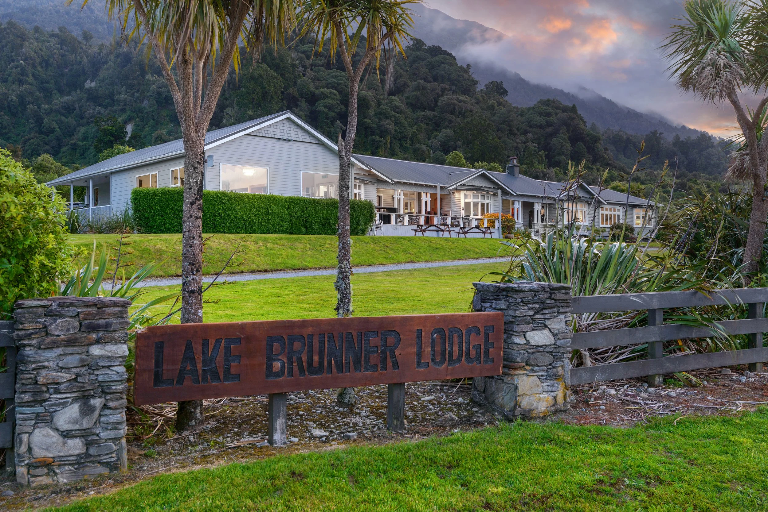 Gallery — LAKE BRUNNER ECO LODGE