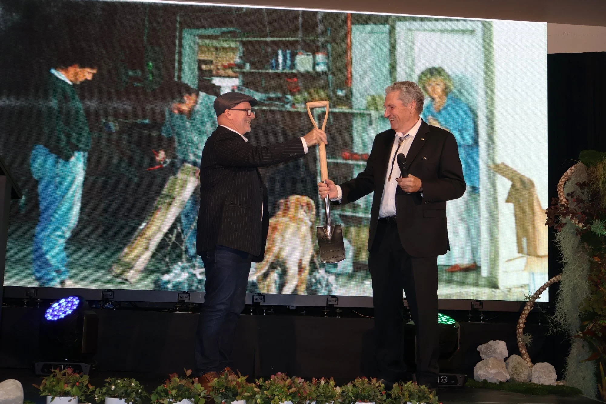 NZPPI Chief Executive Matthew Dolan presents the Life Member Award to Mike Simpson