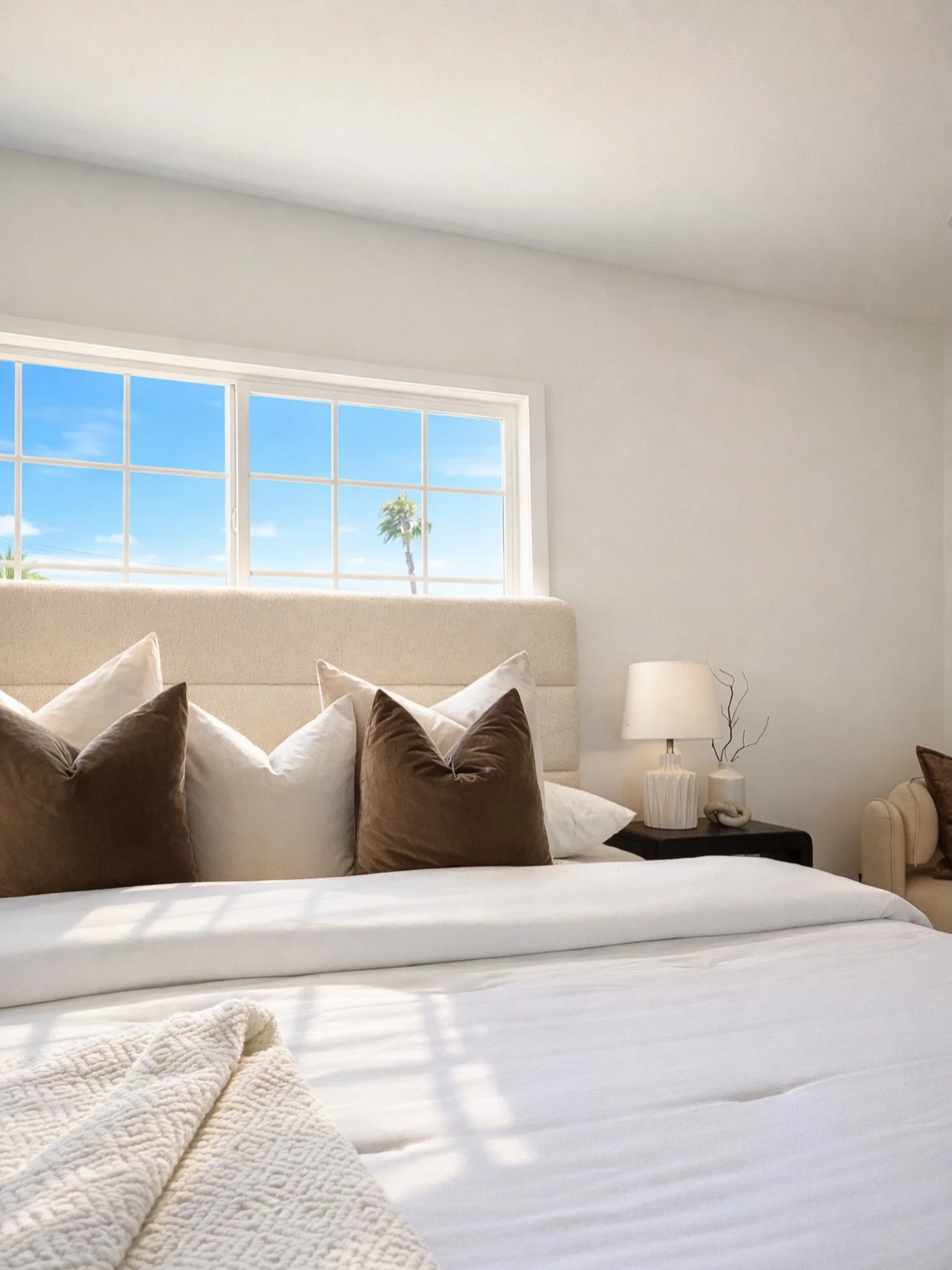 Soft tones, layered textures, and a space that invites you to unwind. This is what a well-styled bedroom should feel like. ✨