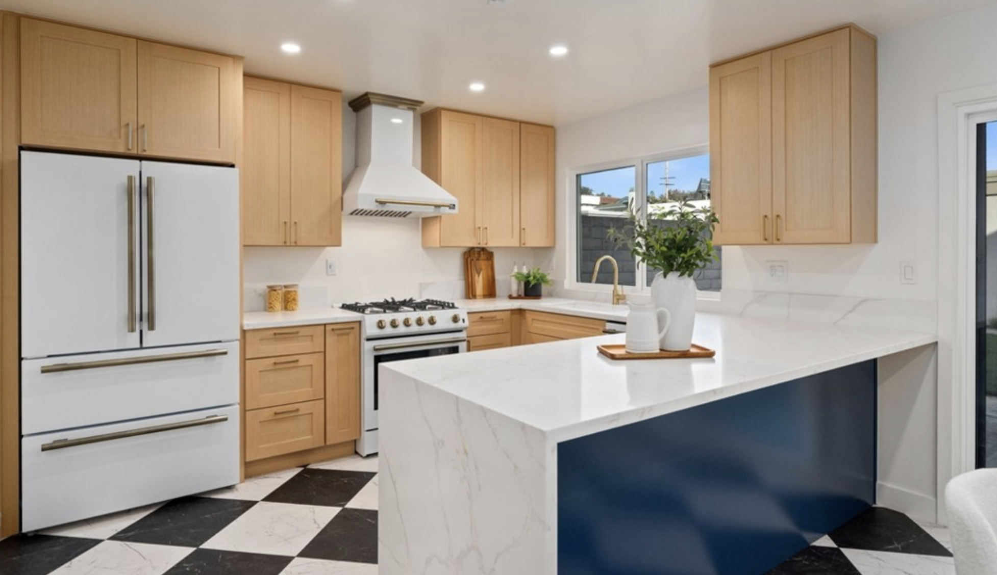 332 Flint Ave, Long Beach