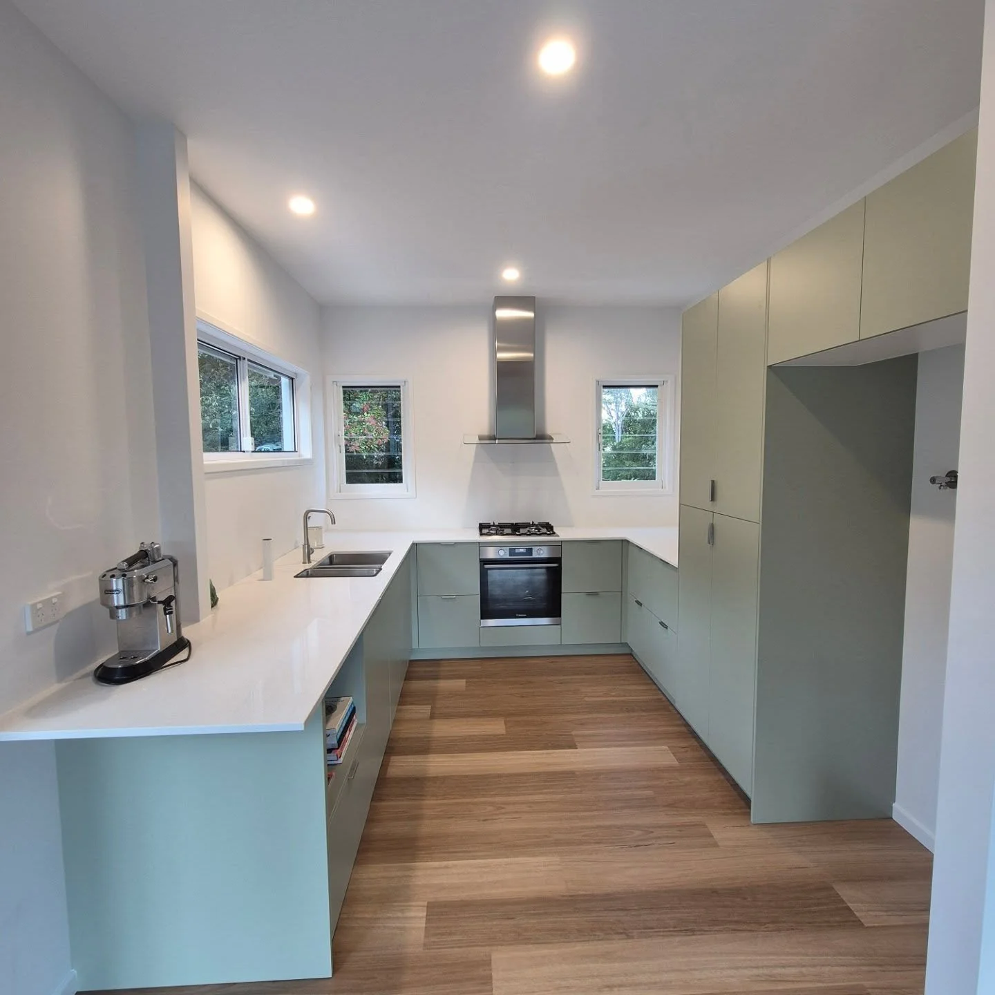 A very cool shedhouse reno we did mid last year. 

We have designed and built a beautiful and spacious kitchen for our clients.

Kitchen splashback wasnt done yet.

#kitchen #design #custom #builder #noosa