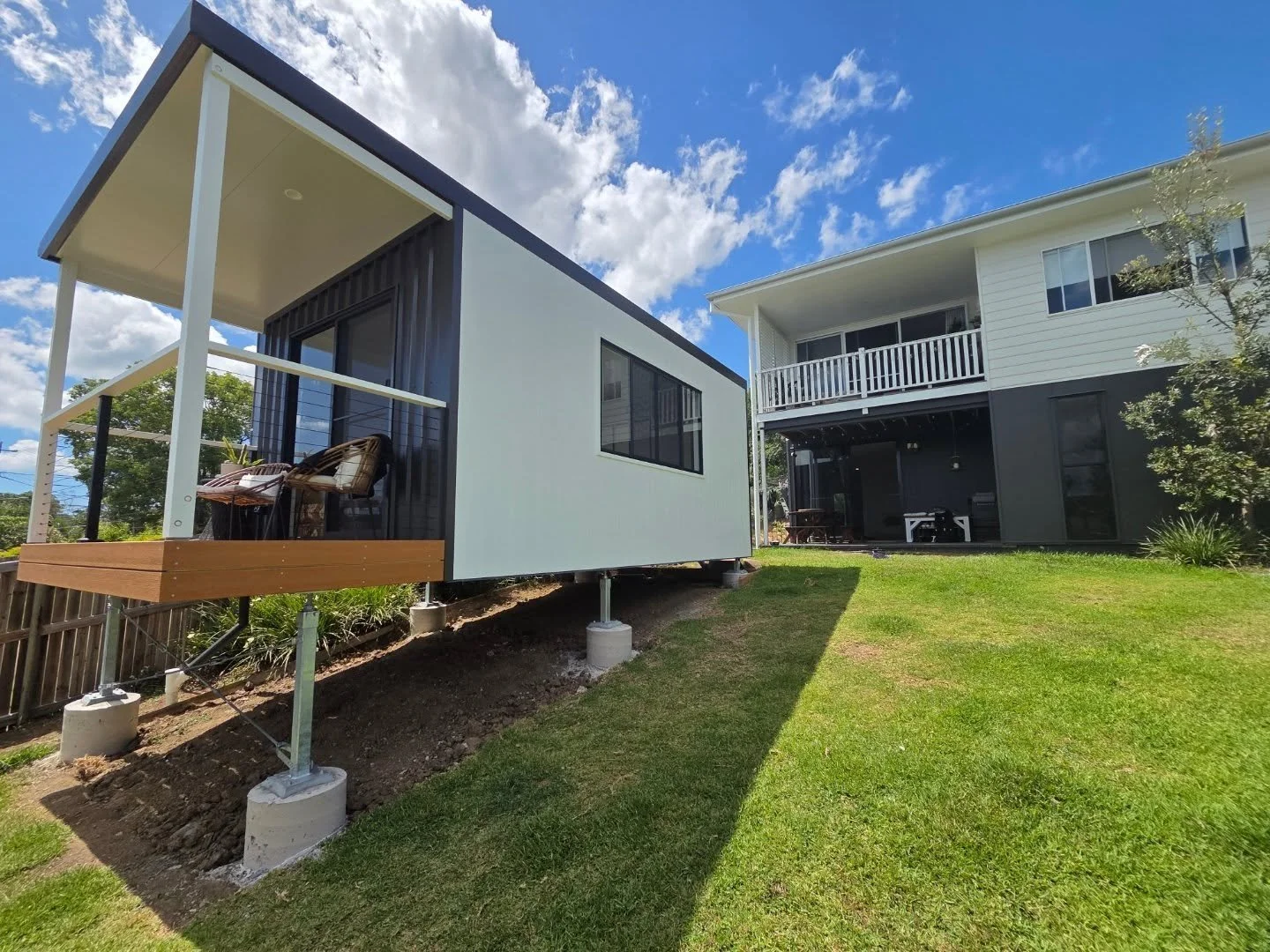 Mini version of the main house - extra office/spare bedroom space.
7.5 x 3.5m

#customdesign
#custombuild
#modularhouse 
#building 
#australia