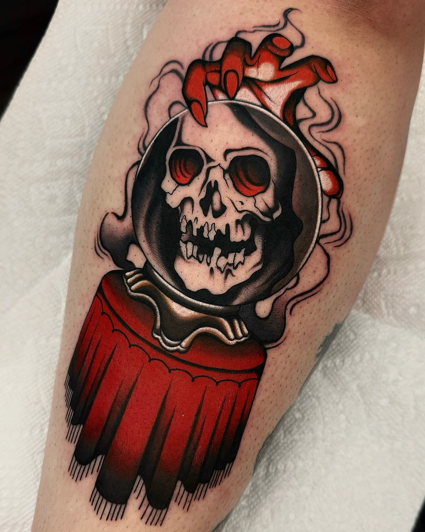 It&rsquo;s finally societally acceptable to post all things spooky; here&rsquo;s a few ghostly designs I did last month.
Big thanks to everyone who gets tattooed by me! 

✵────────&bull;❈&bull;────────✵
✁
#halloweentattoo #spookytattoo #traditionalta