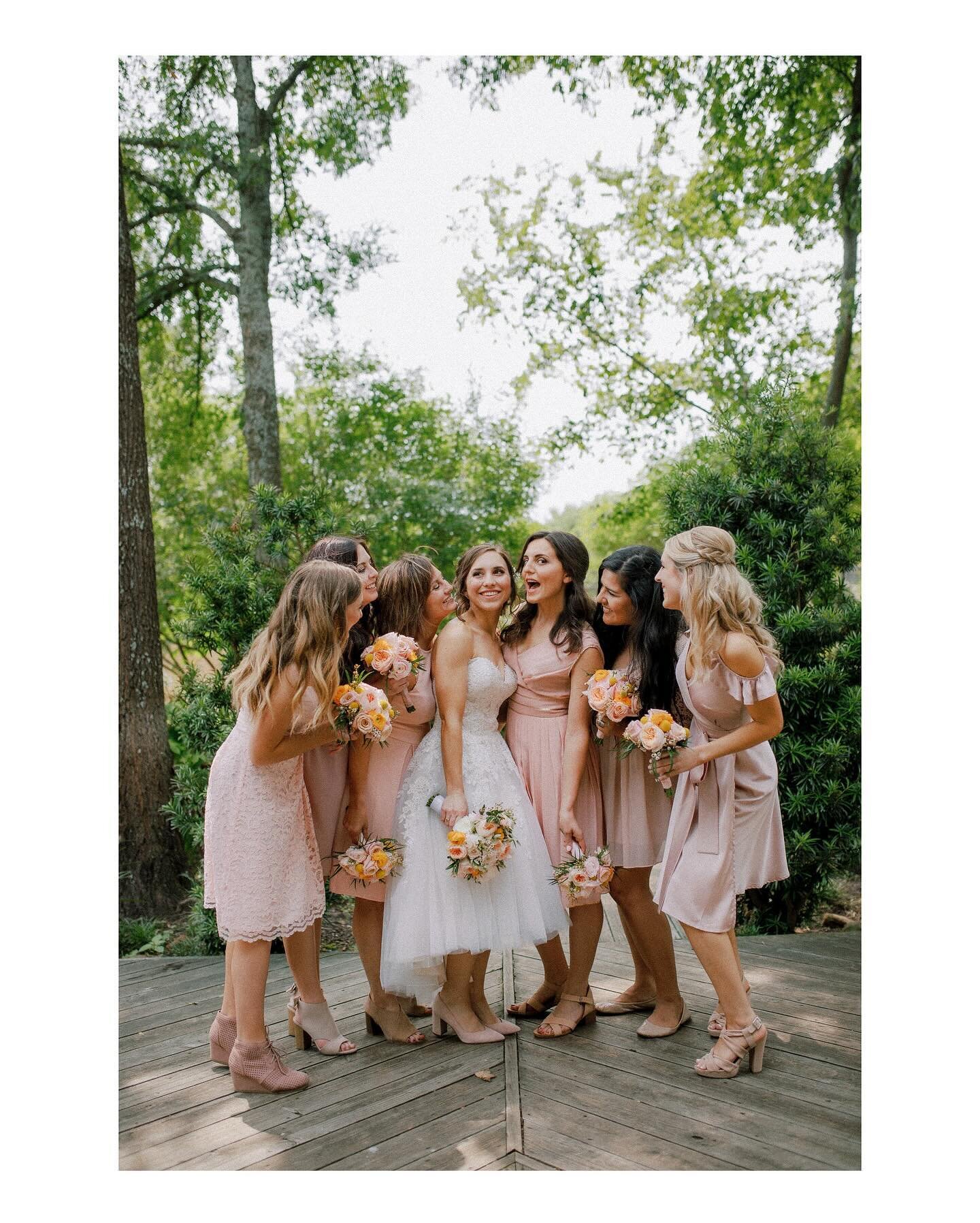 Gina and one of the best bridal parties I&rsquo;ve ever hung out with. 🌸

#stoneoakranch #daytonweddingphotographer #ohioweddingphotographer #cincinnatiweddingphotographer #columbusweddingphotographer