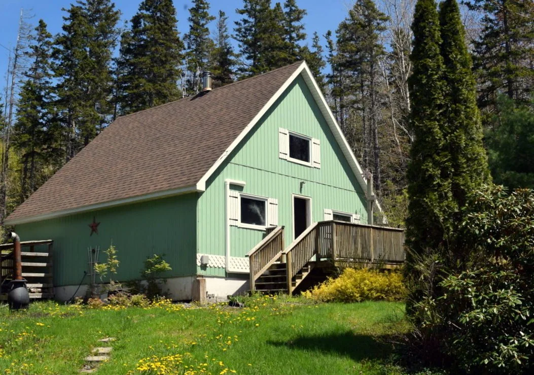 *** NEW LISTING *** Home on 2 acres, Smithville.....  $280,000