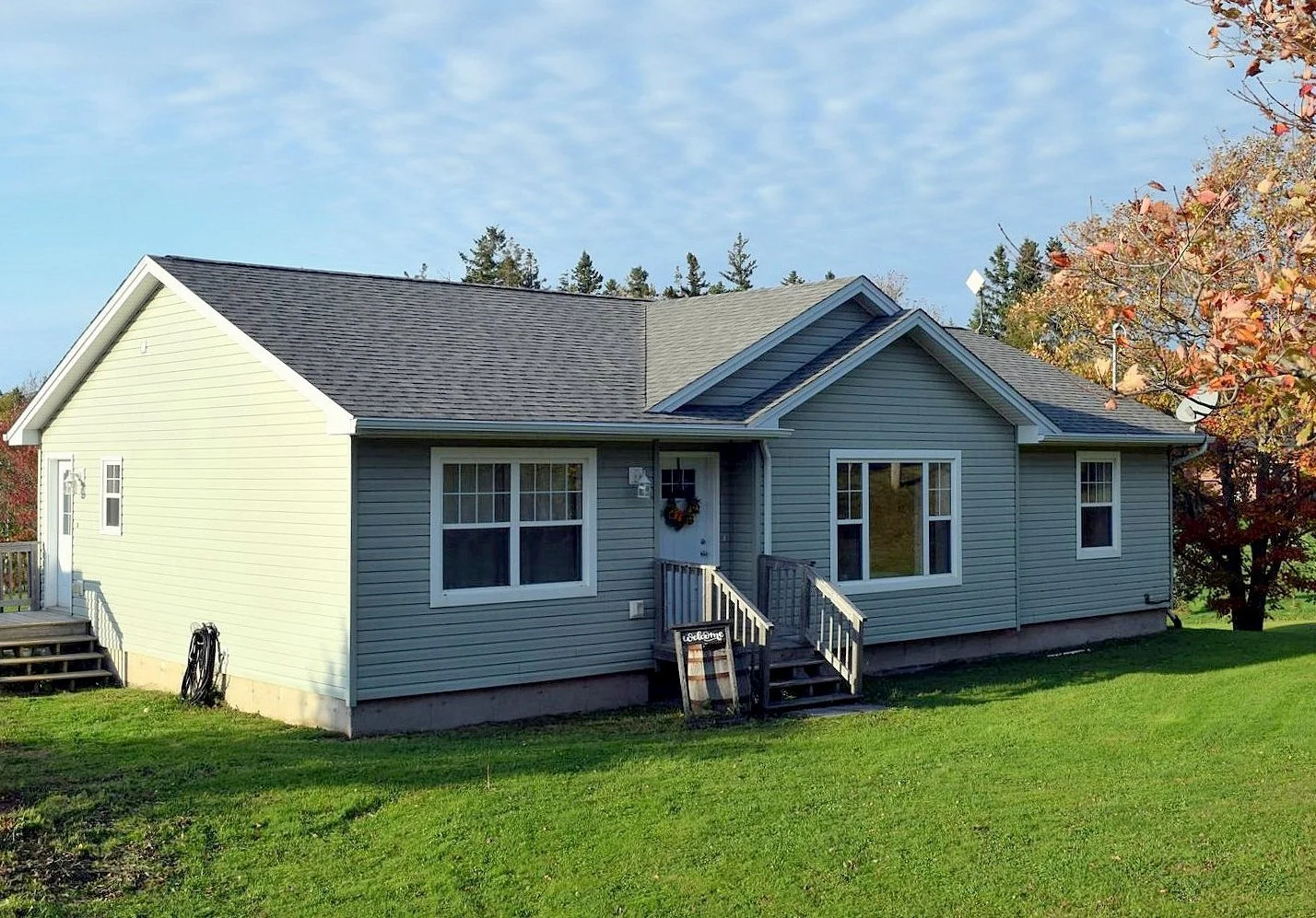 *** NEW LISTING *** Large modern home, Broad Cove Chapel .... $495,000 