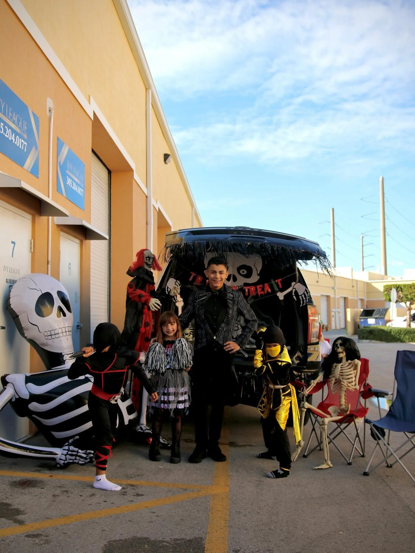 No tricks, just treats and takedowns 🍫🥋
#TrunkOrTreat #JiuJitsuKids #GymFam #HalloweenAtTheDojo #SpookySeason #MartialArtsLife #LittleWarriors #HalloweenFun