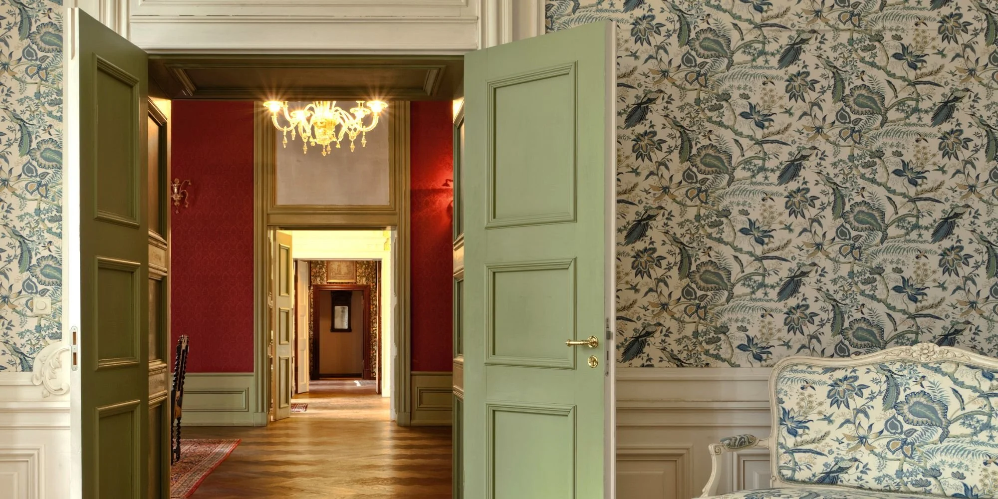 Professional Wallpapering Services Kent London — LG Decorating