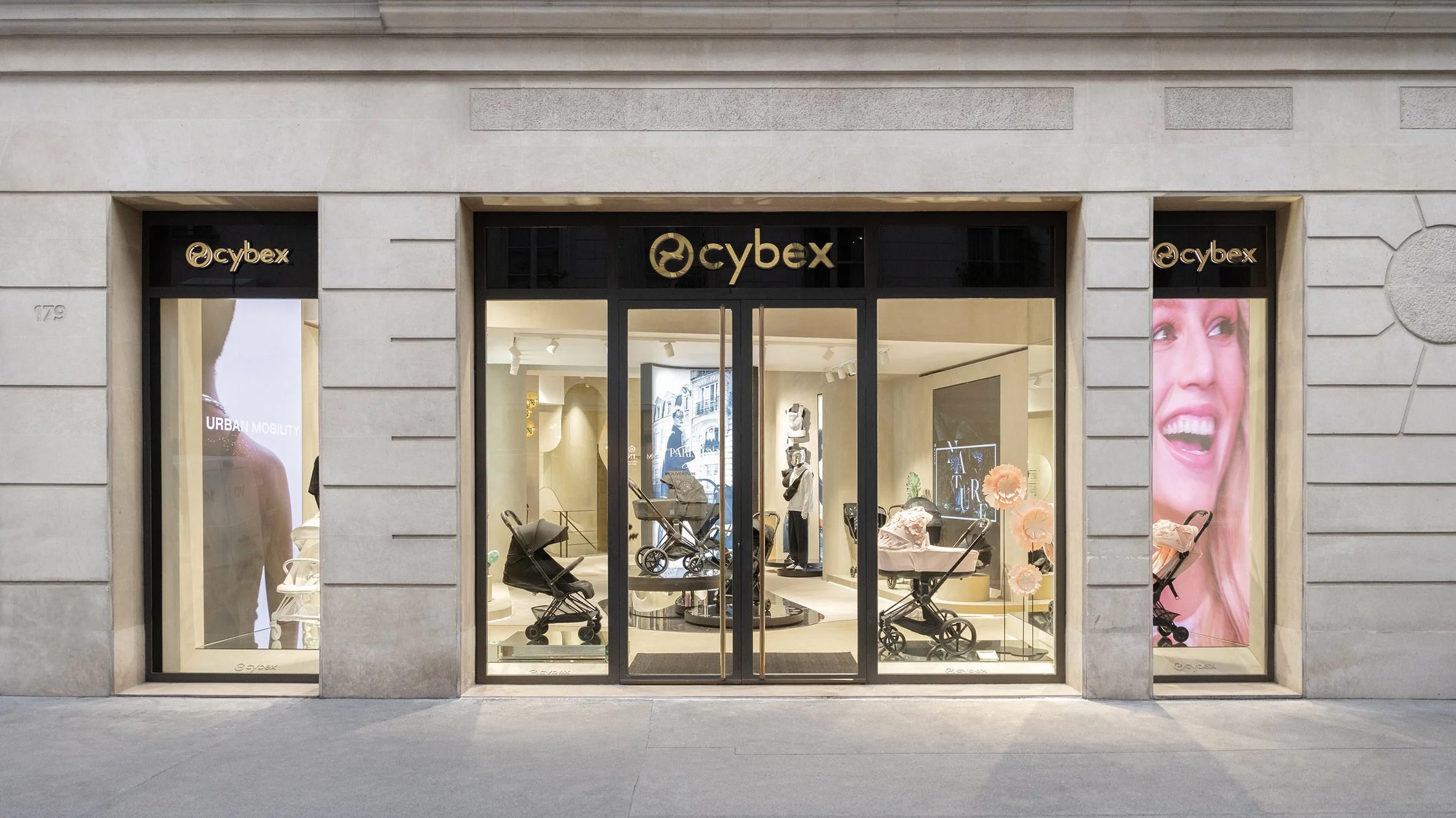 Cybex-Hero_dezeen_2364_col_0-1.jpg