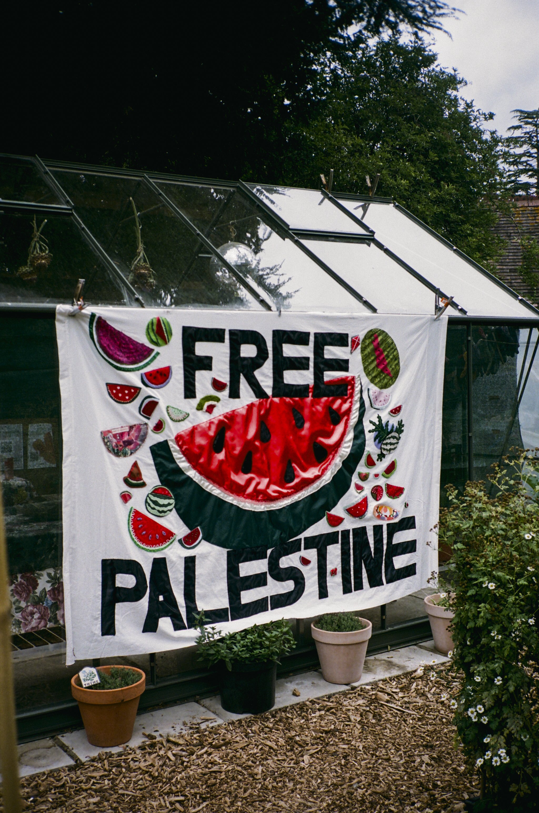 collective banner making hosted + created with guidance by yuna unni. 
photo by bardha krasqini 