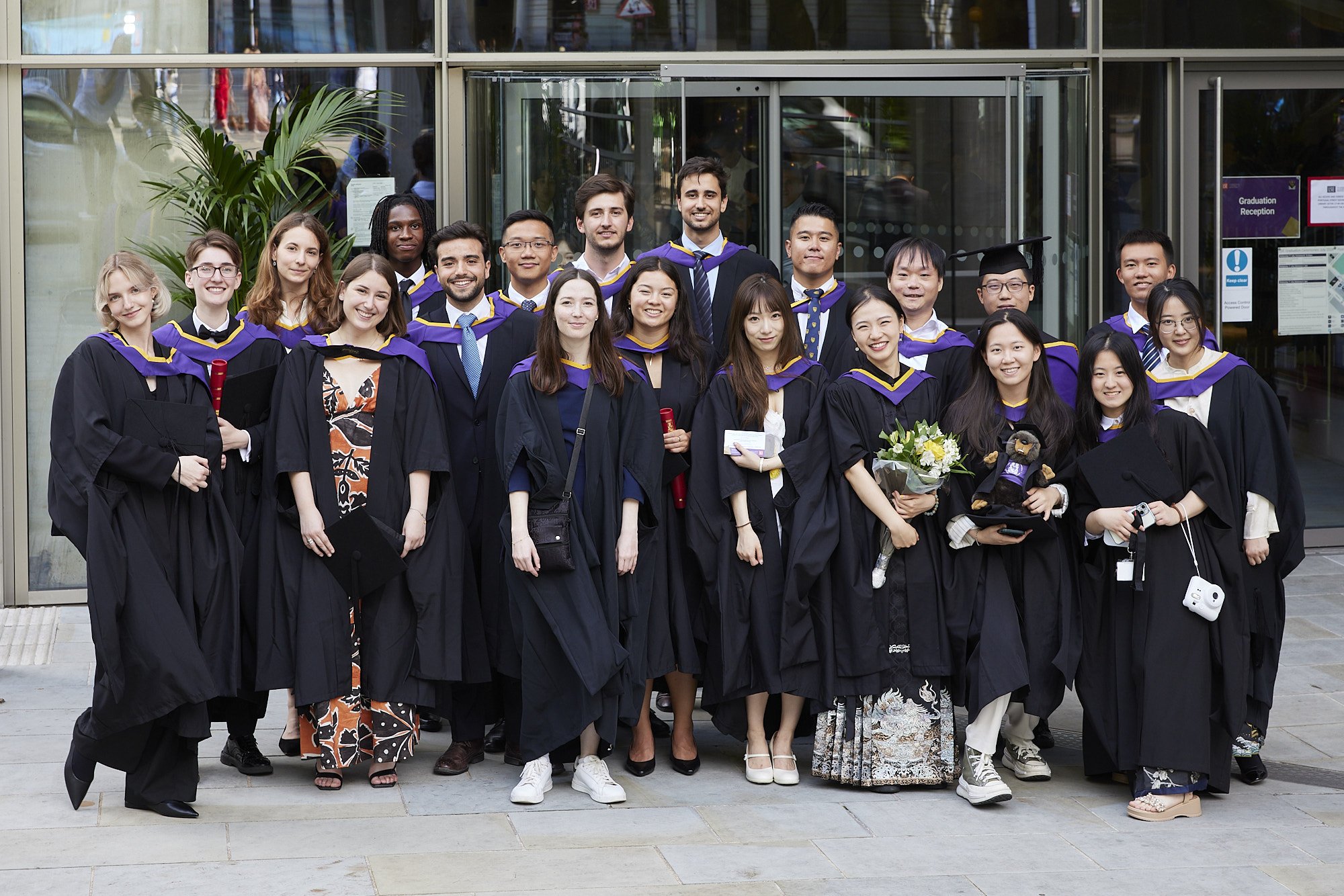 24.07.17 LSE STATS Grad 3T7A8377 RobIrving.com  WEB RES 2000px @ 72dpi copy.jpg
