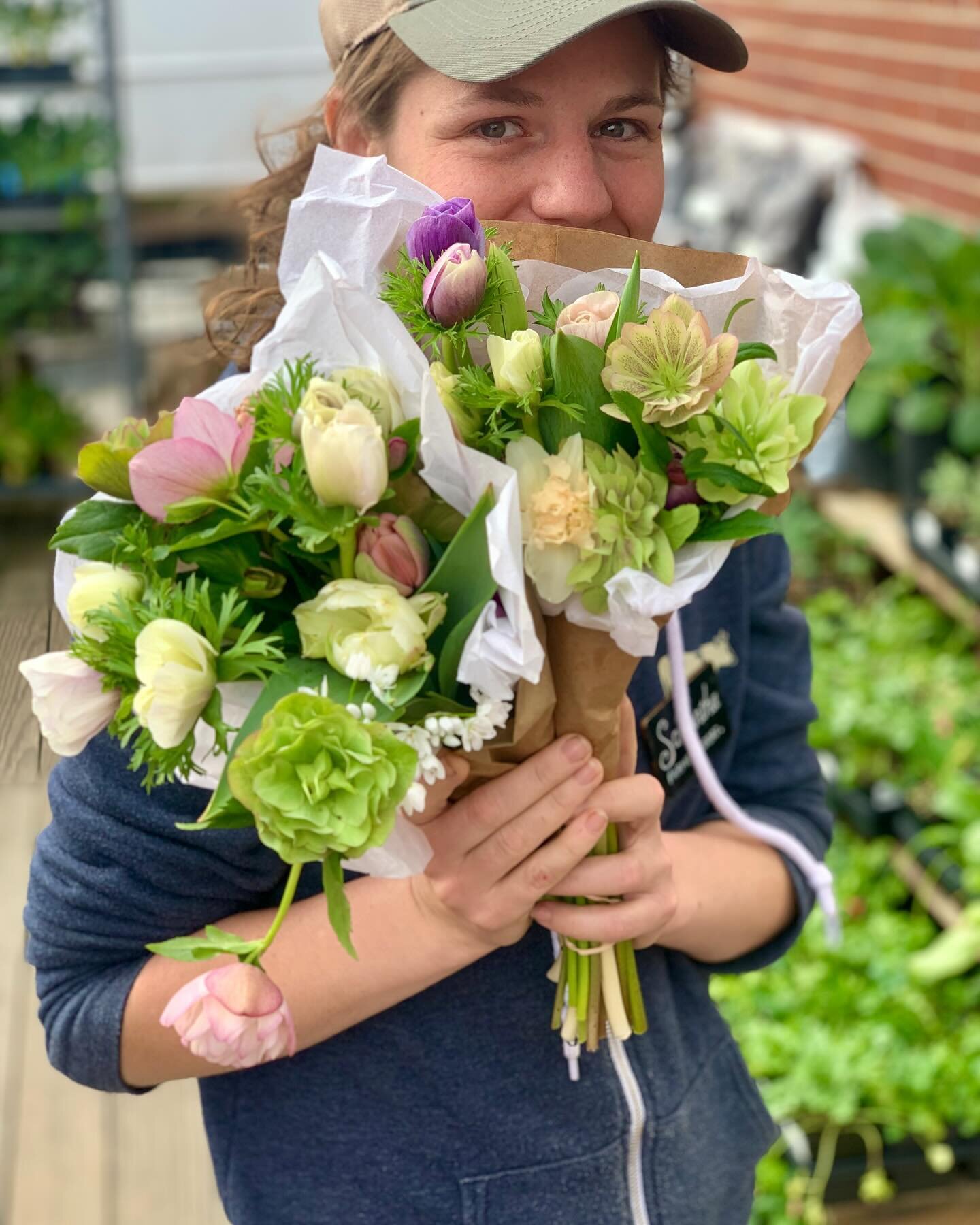Peep the hellebores in these beautiful bouquets from @wetknotfarms . Perfect for your Easter table!