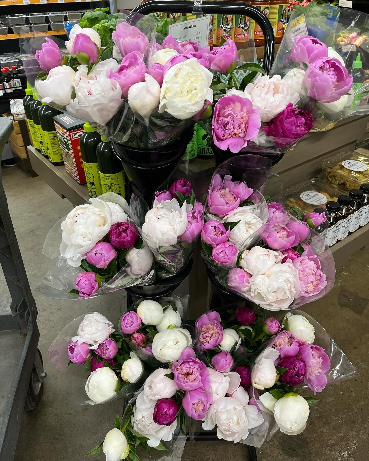 Peonies! Lots of pretty peonies arrived at the Swamp today from @tryonmountainfarms ! Come and brighten your weekends!
