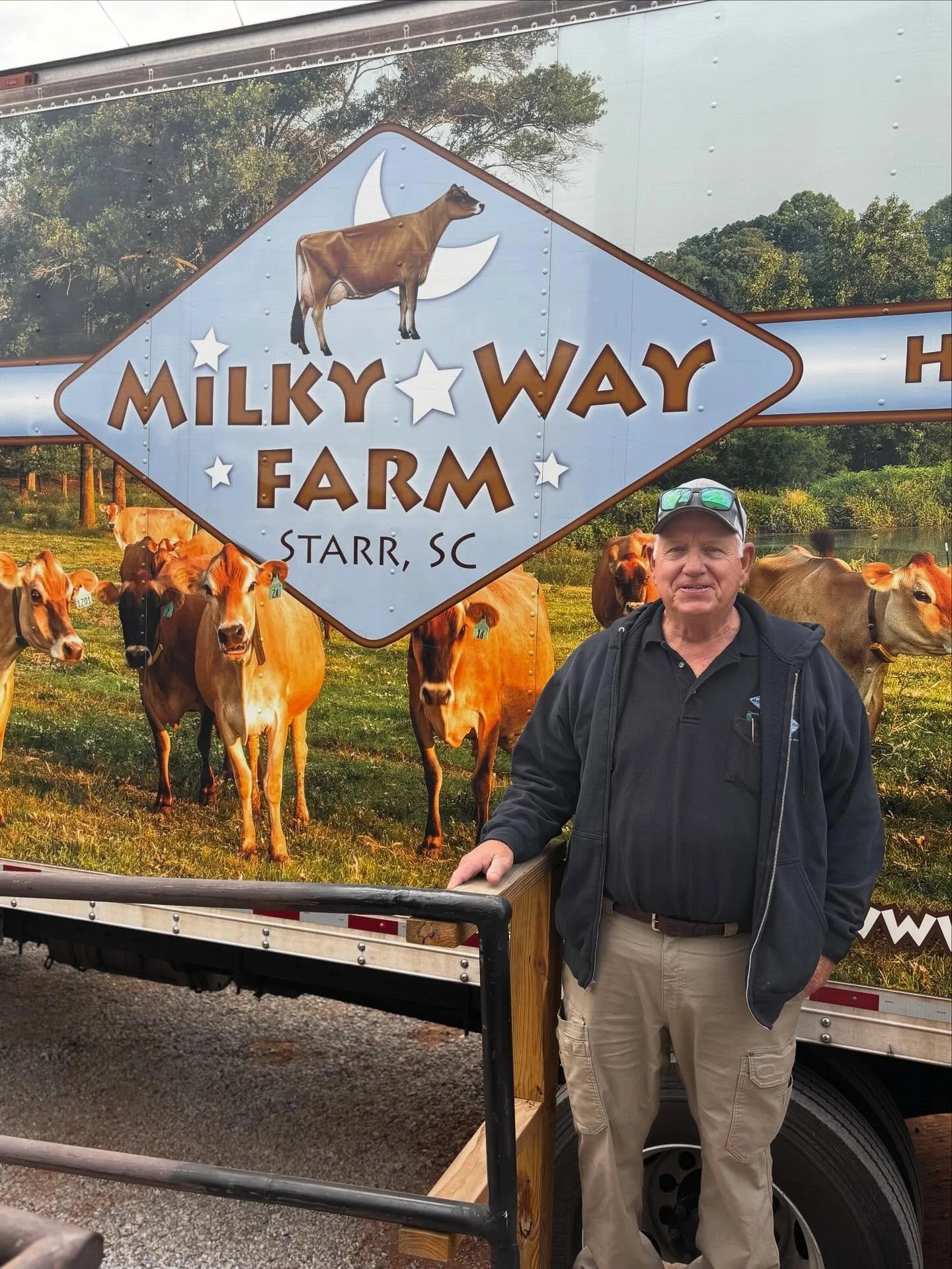 We had a visit from the one, the only, the original Swamp milkman, moooooove on over to the Swamp today because we got some udderly important super fresh raw milk today from @milkywayrawmilk !