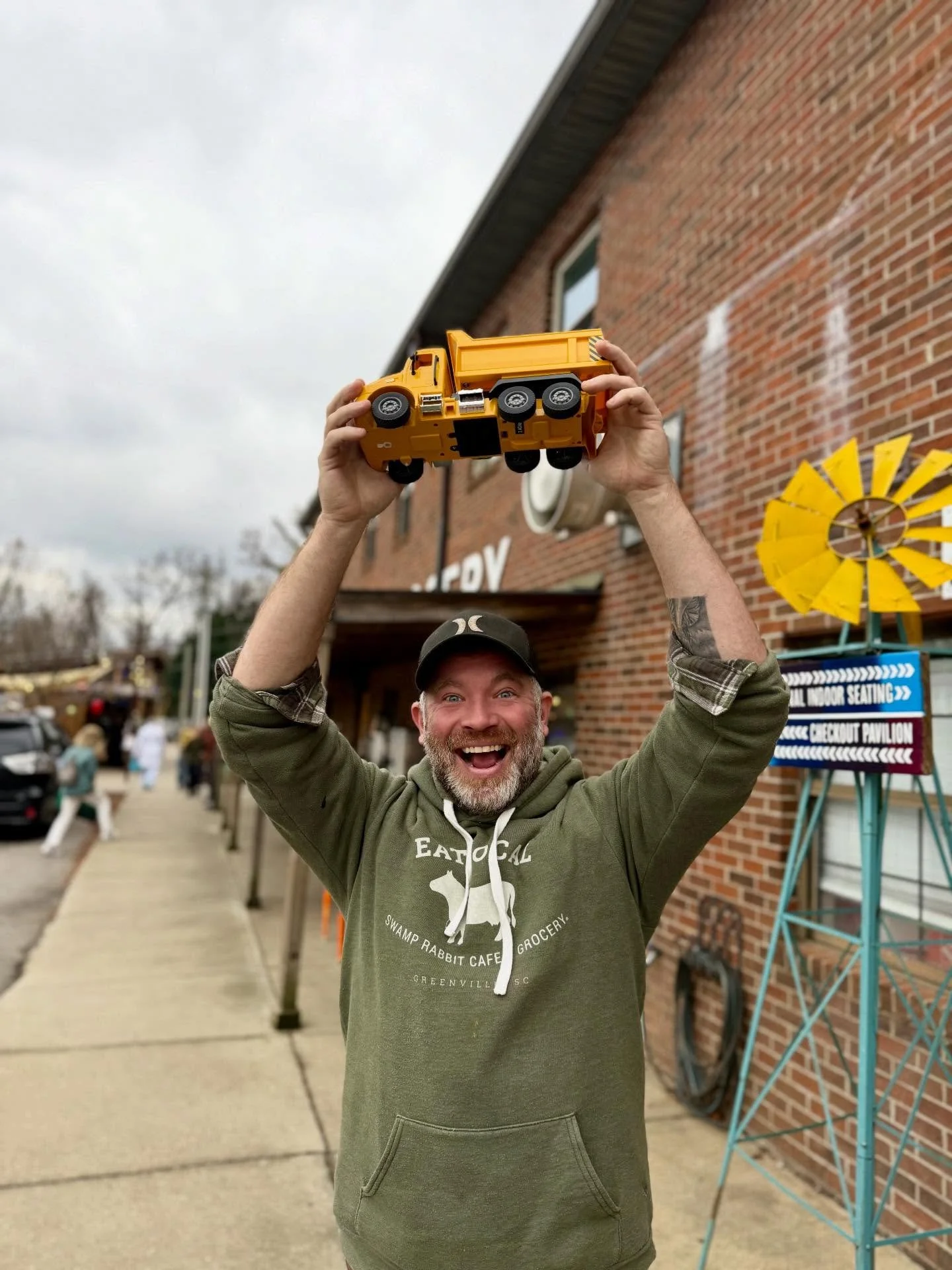 Calling all unused toys! We&rsquo;re having ourselves a little Christmas Toy Swap at the Swamp! What better way to spread holiday cheer than by sharing the toy love.

Here&rsquo;s what we&rsquo;re looking for:
-Used, but good condition toys
-New toys