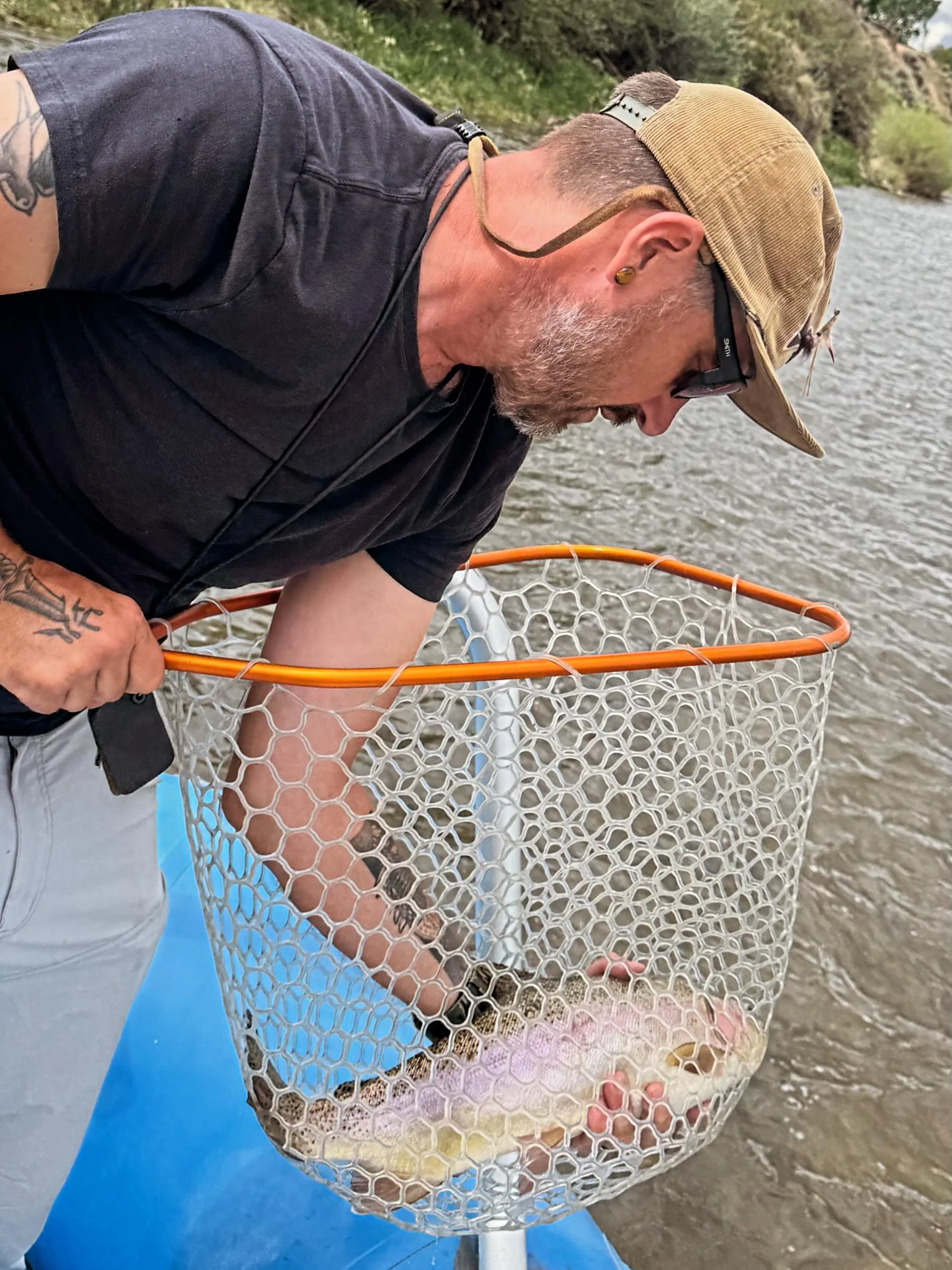 Got to wiggle the @redingtongear stick today while @fishing_4_fossils manned the @sawyeroars and ran the iTelephone 📱 in the @nrsfishing Otter with the @downriverequipment frame. Oh! And an @rising3474 net to corral this particular weird fish. Might