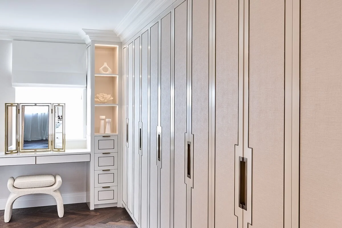 01-dressing-room-wide-web.jpg