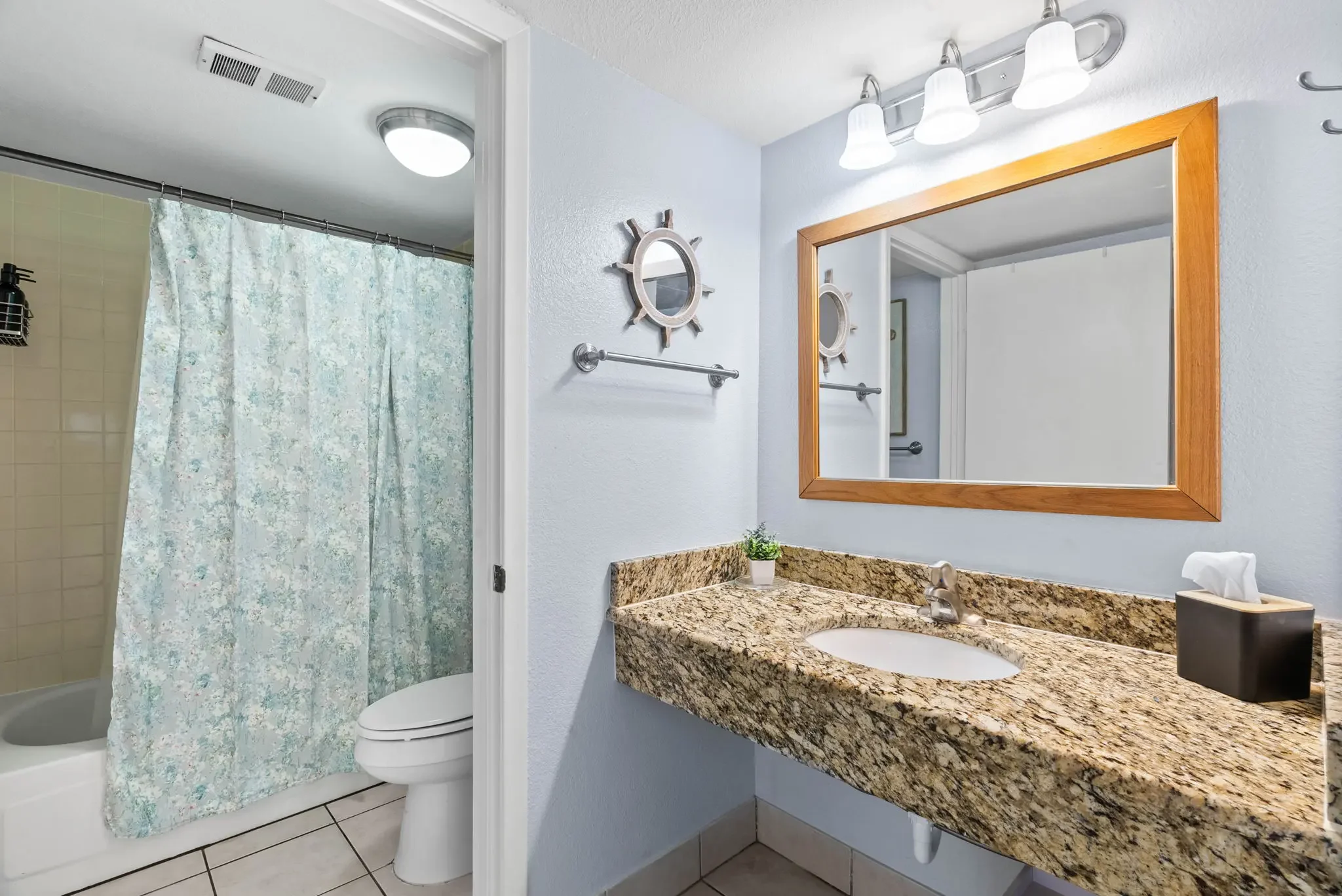 Full private bath - Grandview condo Rockport