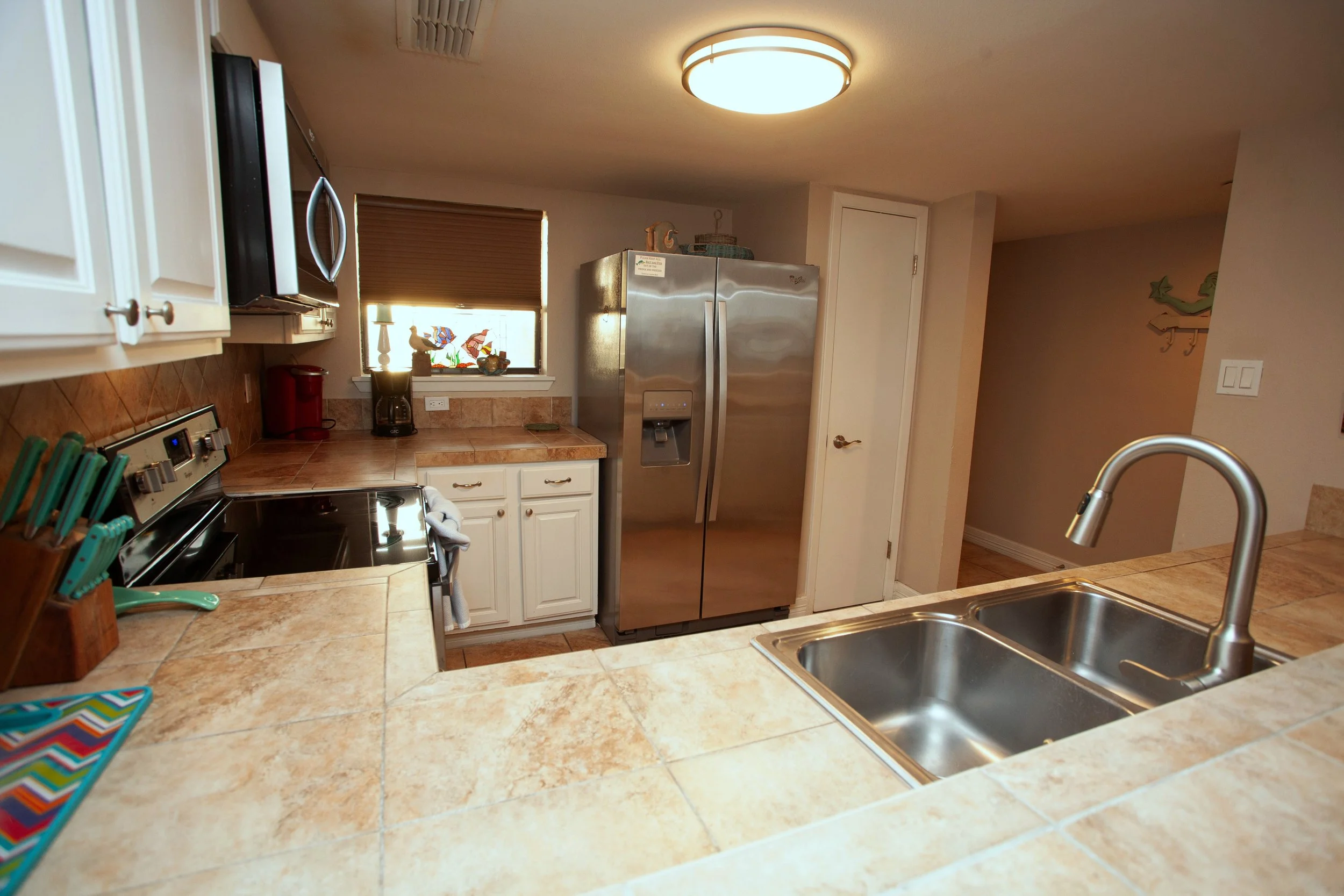 Kitchen003_Laguna-Reef-316_turtle-cove_Rockport_0071.jpg