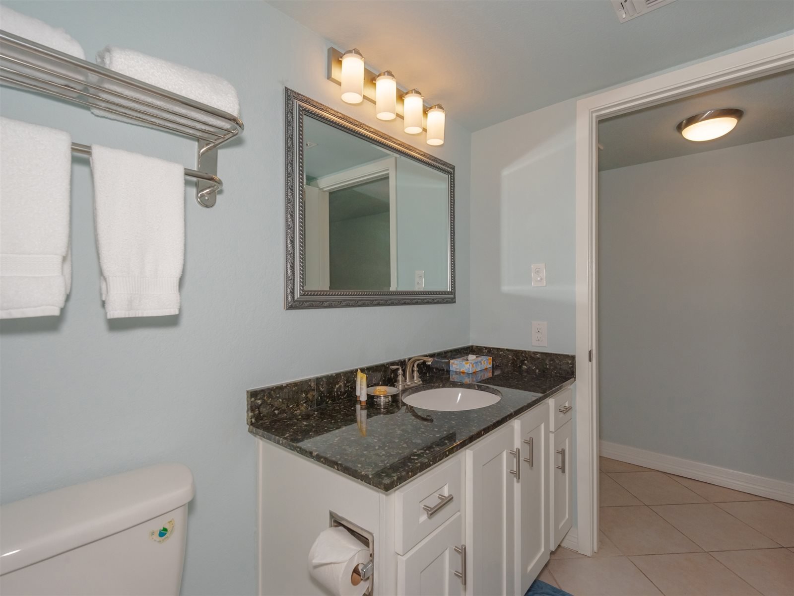 Full private bath - Tradewinds condo Rockport