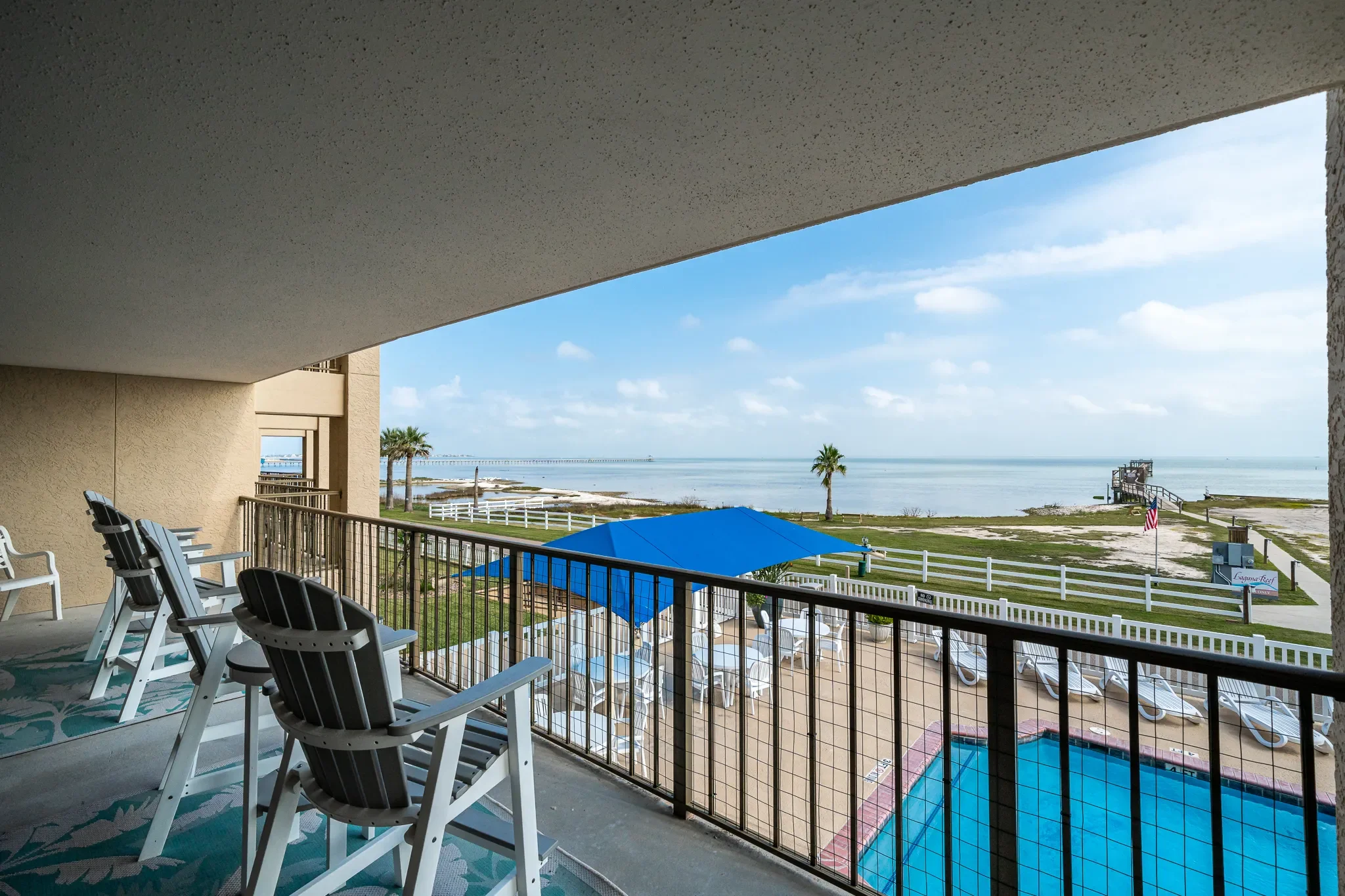 Balcony_Laguna-Reef-207_Big-Daddys-Place_Rockport_022.webp