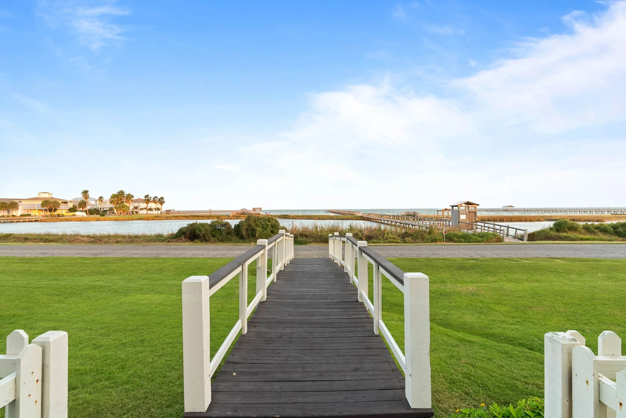 Private boardwalk from Marina Del Rey vacation rental leading to bayfront views in Rockport TX