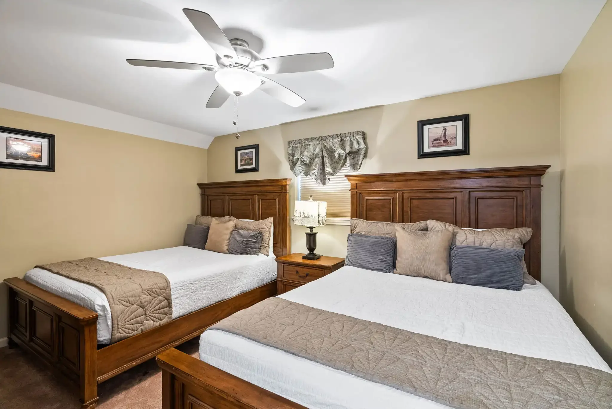 Bedroom with 2 comfortable beds – Cool Runnings Laguna Reef Rockport