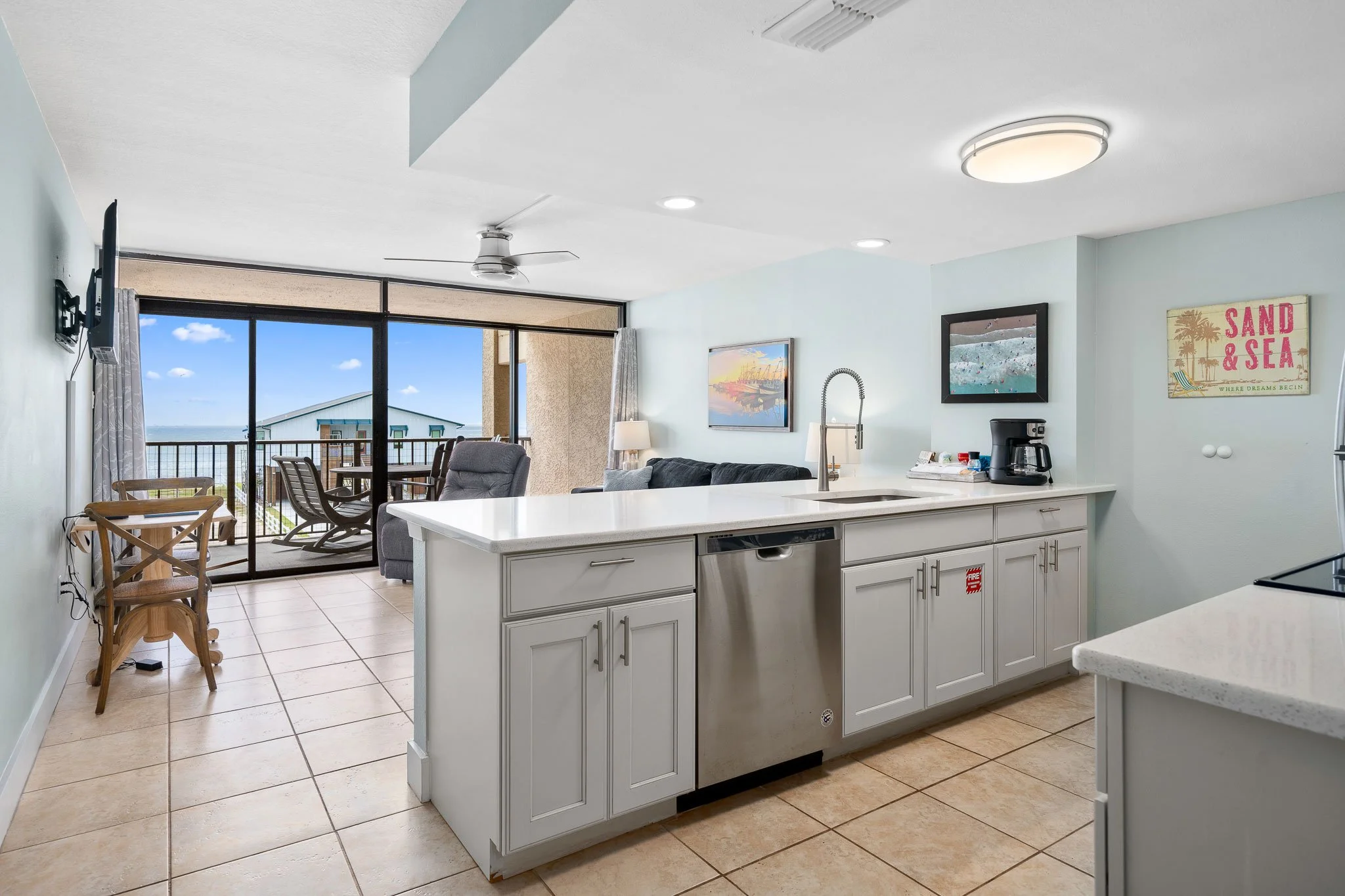 kitchen001_Laguna-Reef-312_windward-passage_Rockport_8.jpg
