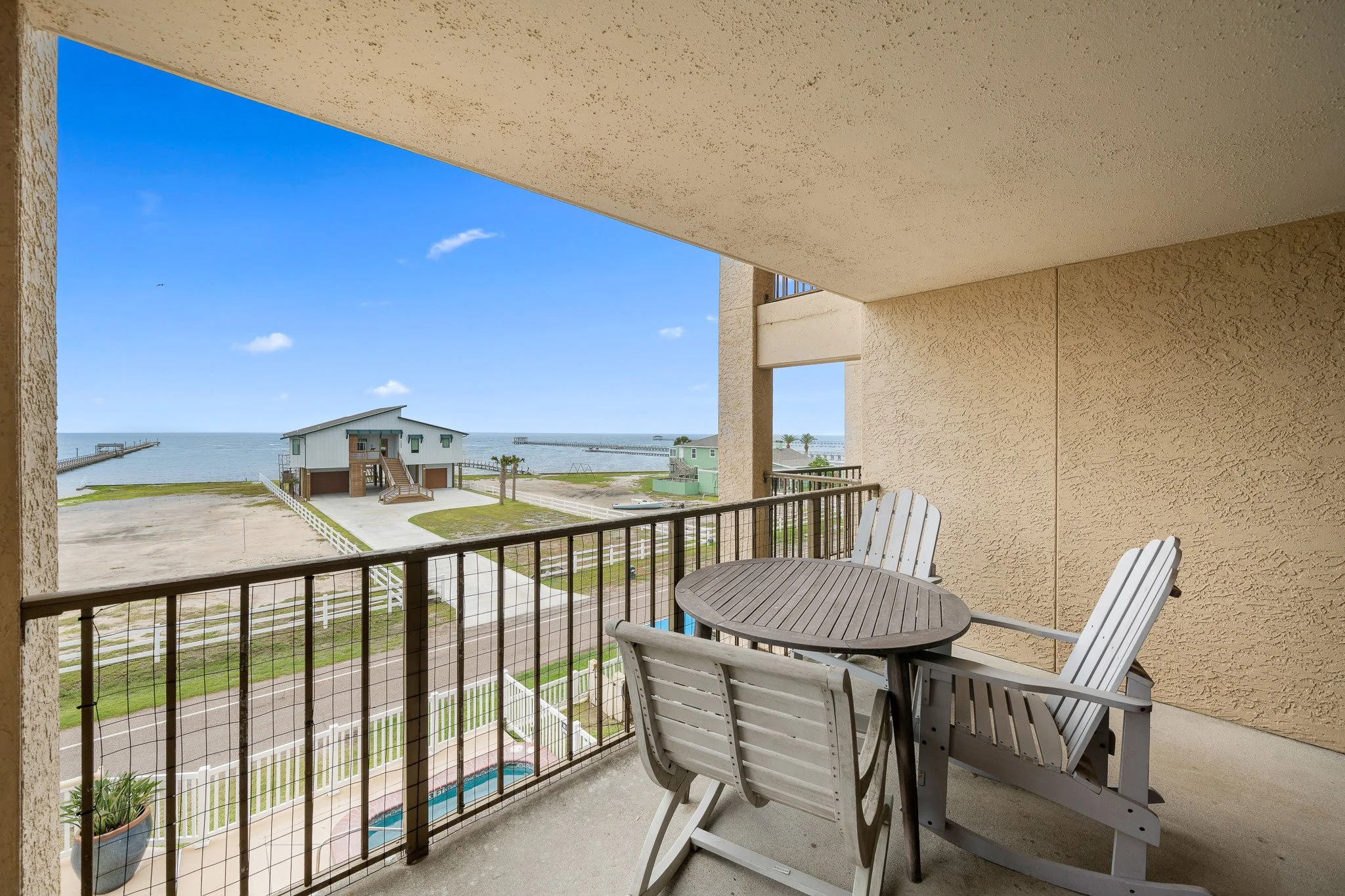 balcony001_Laguna-Reef-312_windward-passage_Rockport_16.jpg